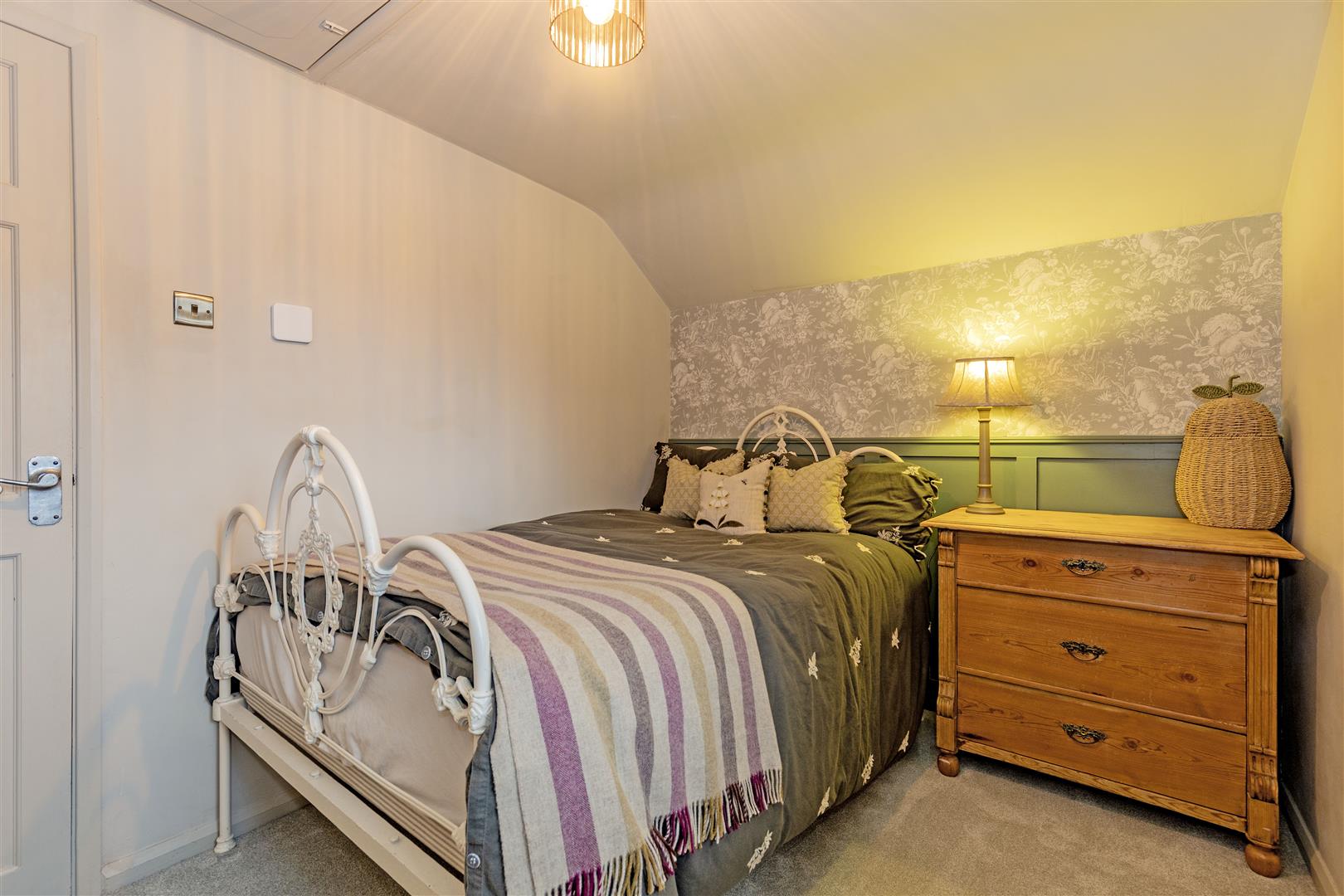 1 Royal Oak Mews, The Dale, Stoney Middleton, Hope Valley, S32 4TE