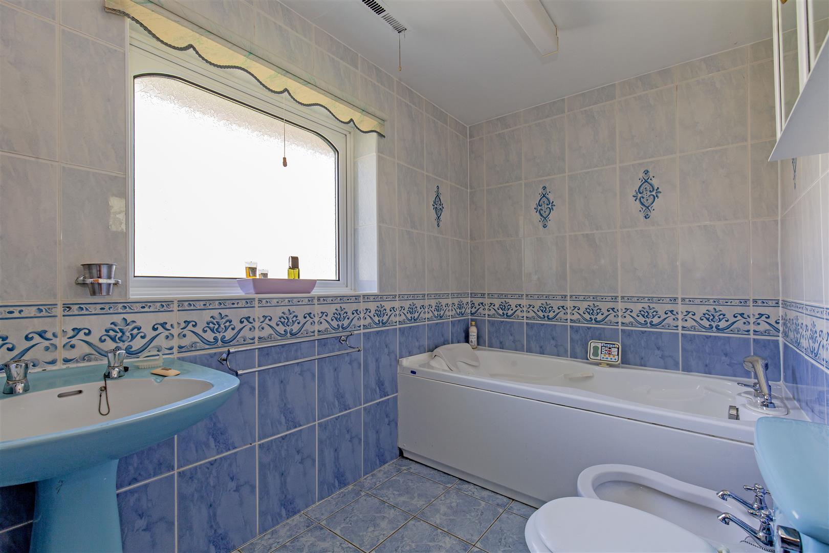 Strebor House, 4 St. Helens Croft, Grindleford, Hope Valley, S32 2JG