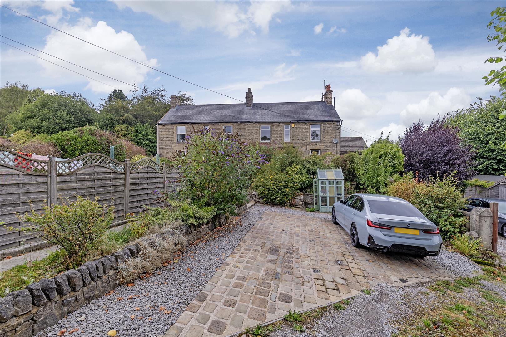 2 Cross Lane Villas, Granby Road, Bradwell, Hope Valley, S33 9GU