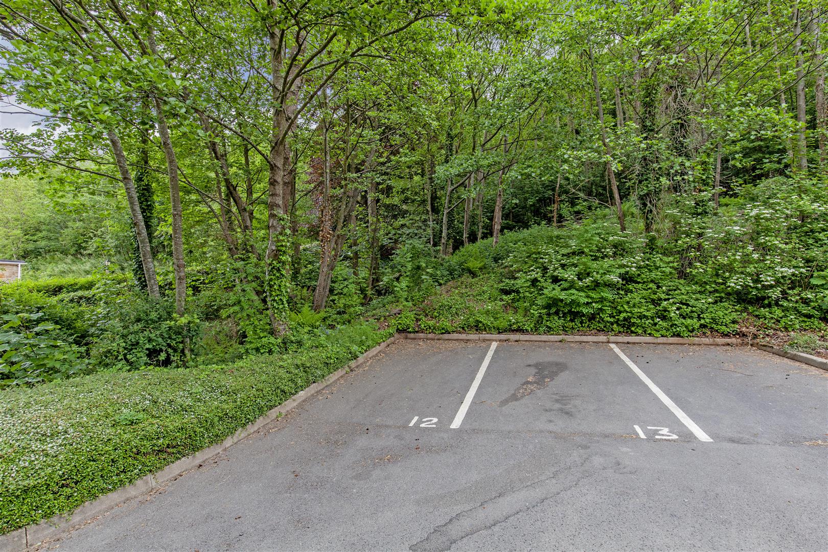 6 Ladybower Lodge, Ashopton Road, Bamford, S33 0BY