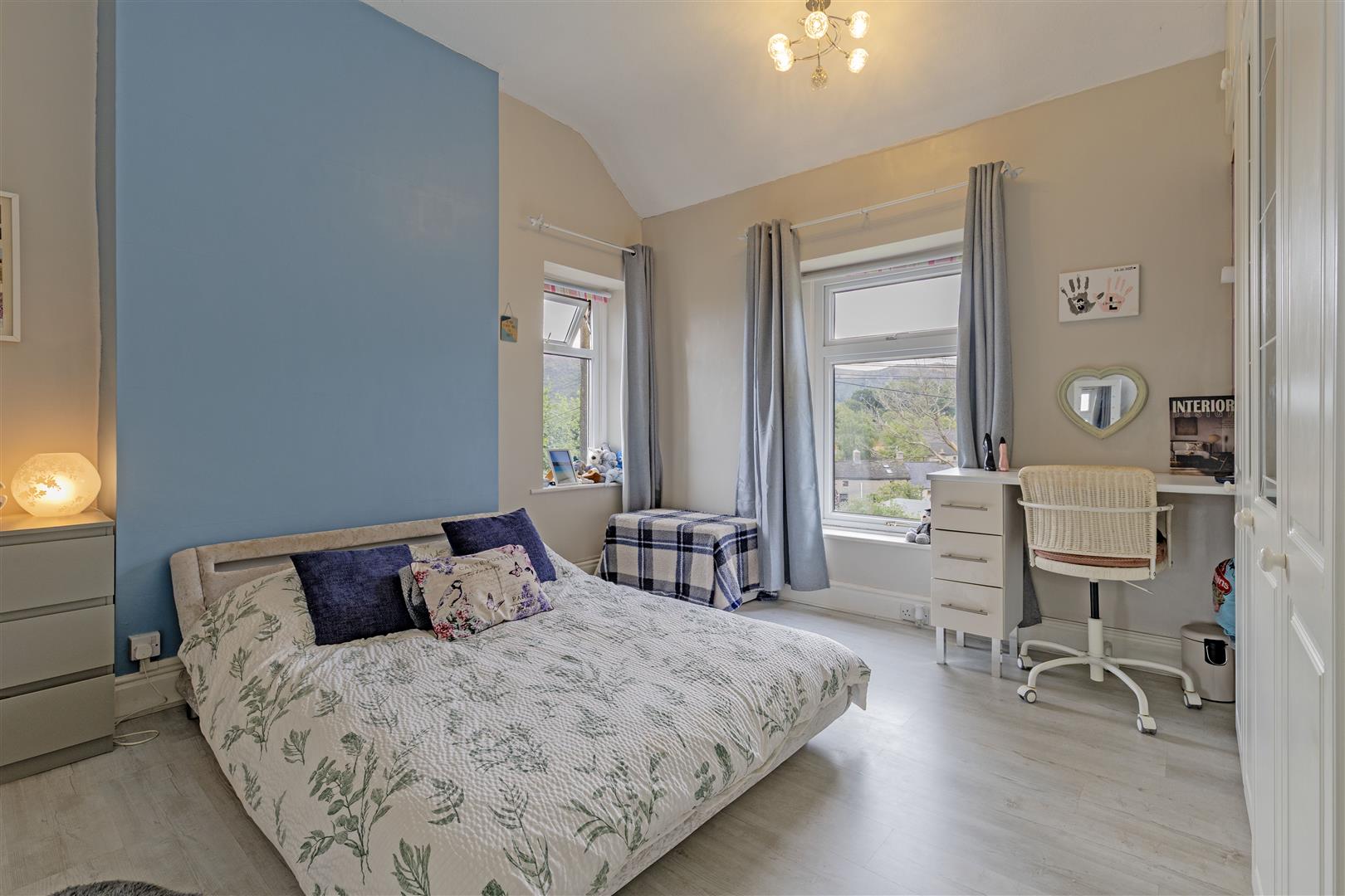 2 Cross Lane Villas, Granby Road, Bradwell, Hope Valley, S33 9GU