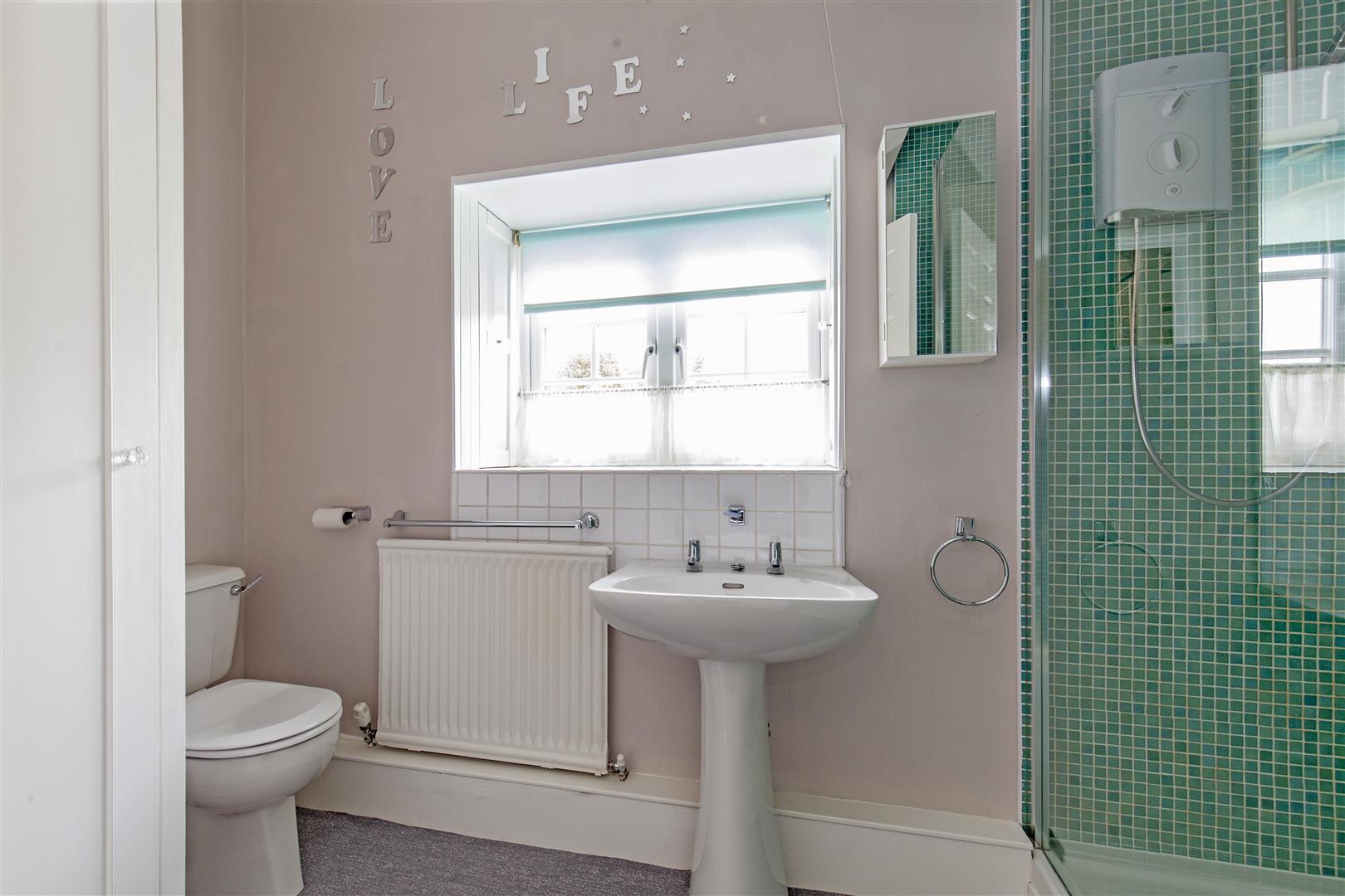 58, New Road, Holymoorside, Chesterfield, S42 7EN
