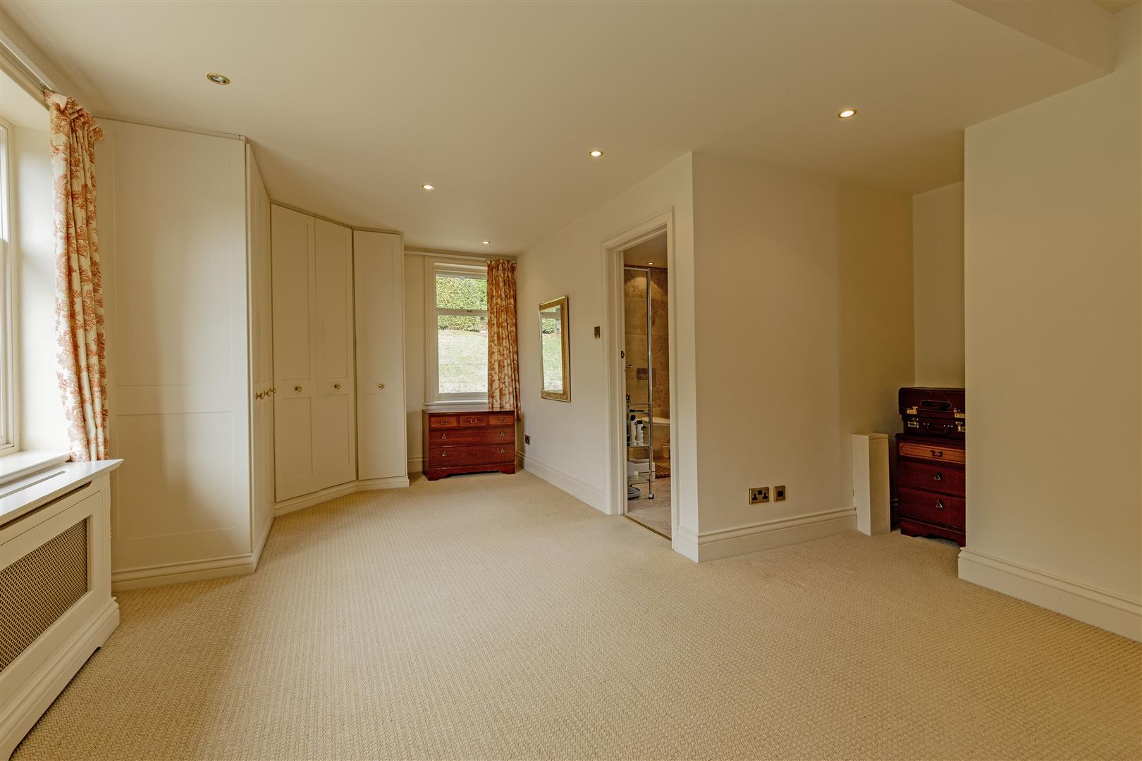 Cotefield, Sheffield Road, Hathersage, Hope Valley, S32 1DA