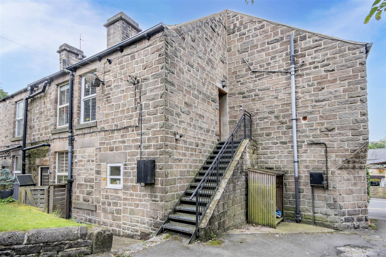 1a Bank House Row, Station Road, Hathersage, Hope Valley, S32 1DD