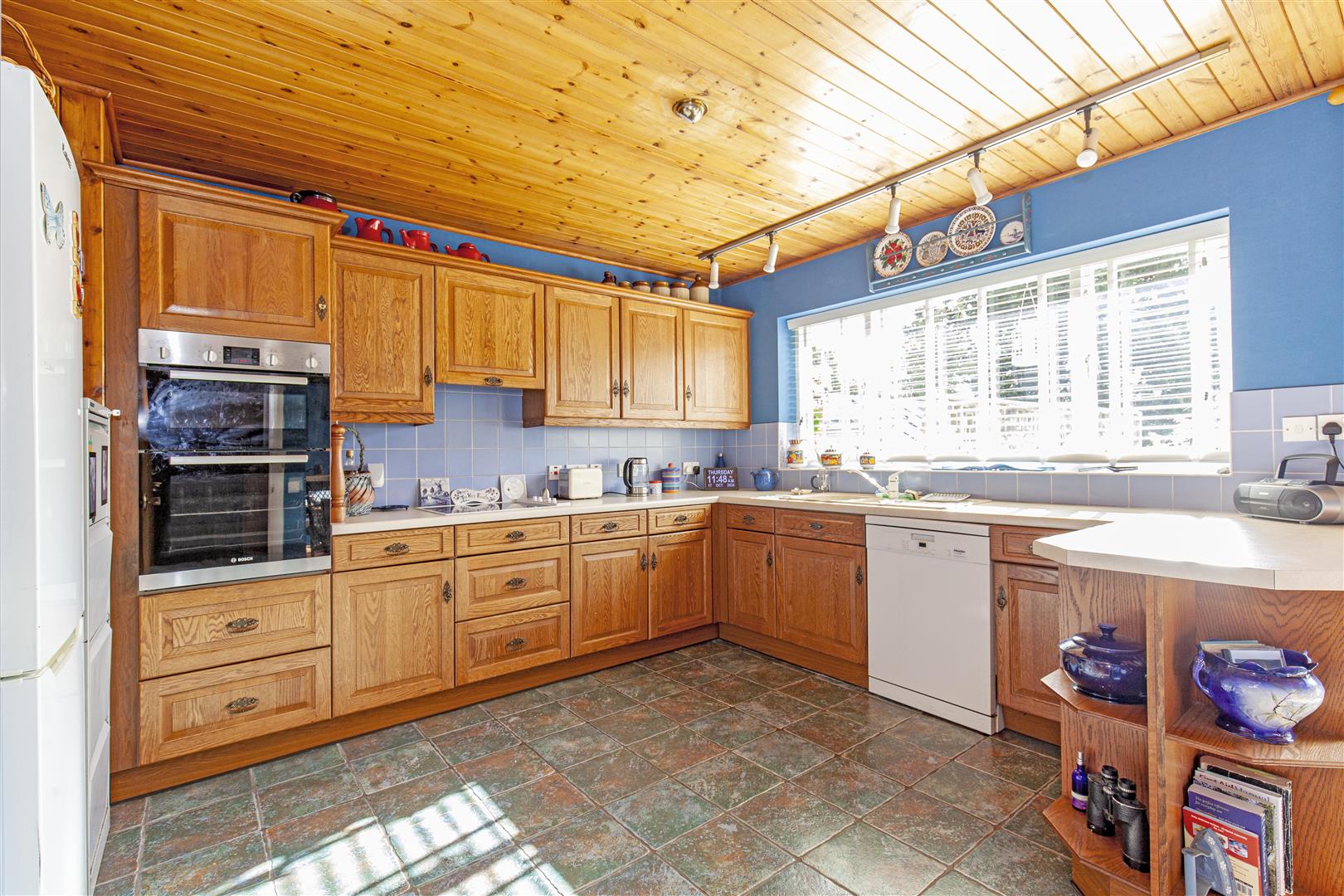 Heatherfield, Bar Road, Curbar, Hope Valley, S32 3YB