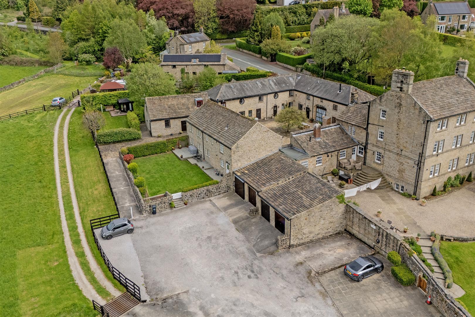 Knowle Cottage, Padley Mews, Main Road, Grindleford, Hope Valley, S32 2HE