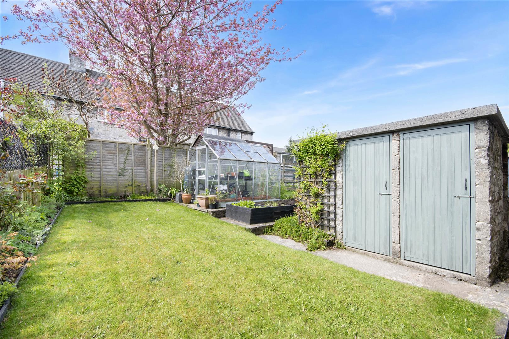 27, New Close, Eyam, Hope Valley, S32 5QX