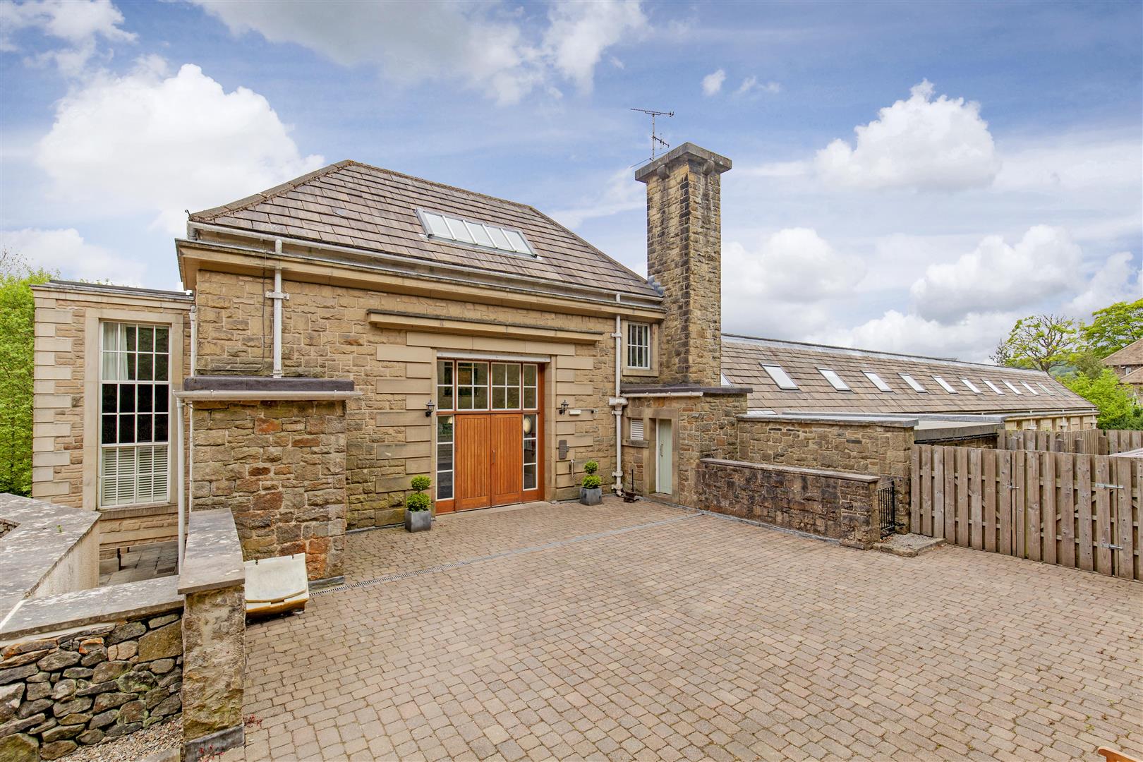 6 Ladybower Lodge, Ashopton Road, Bamford, S33 0BY
