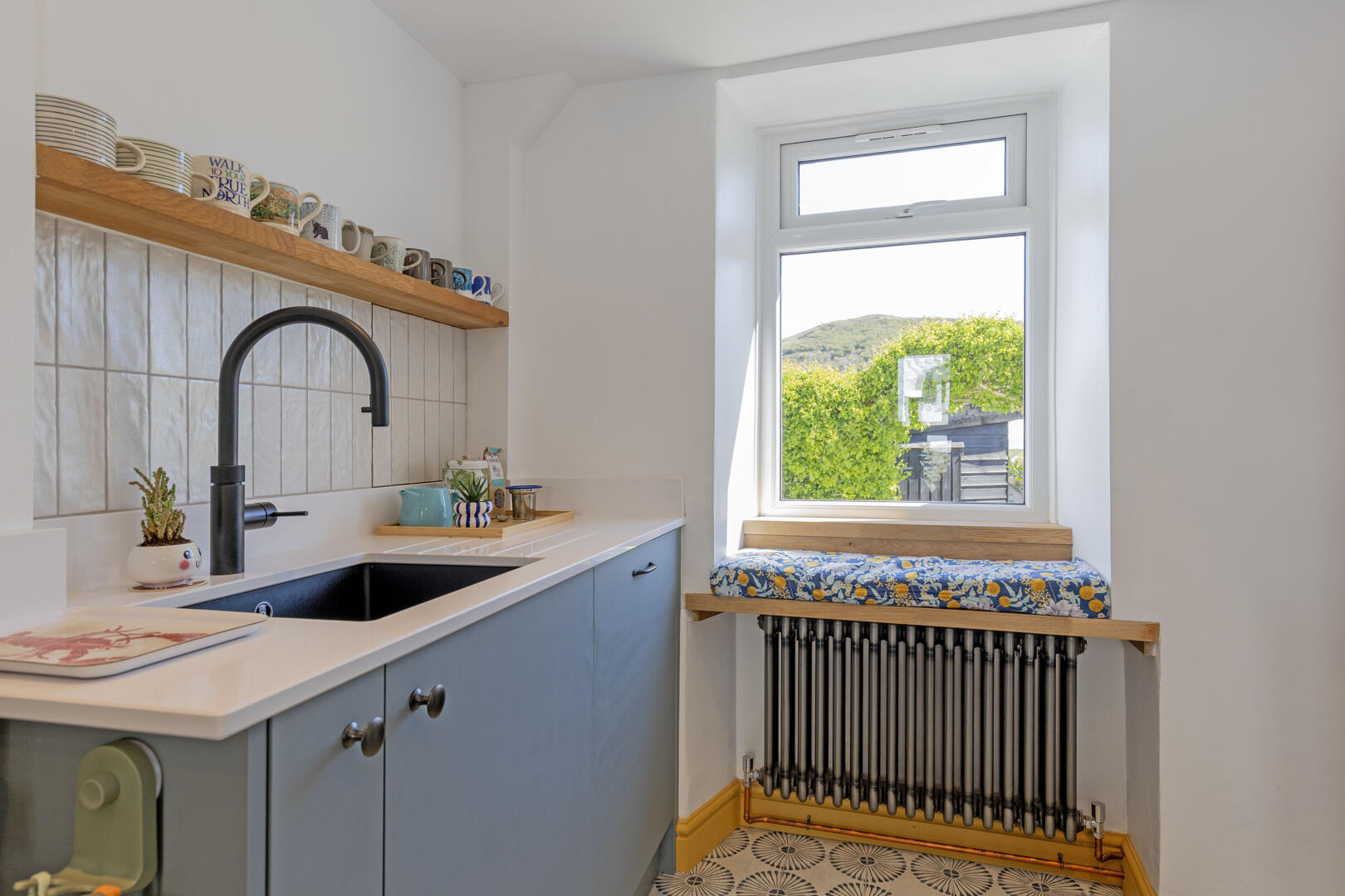Mountain View, Far Hill, Bradwell, Hope Valley, S33 9HR