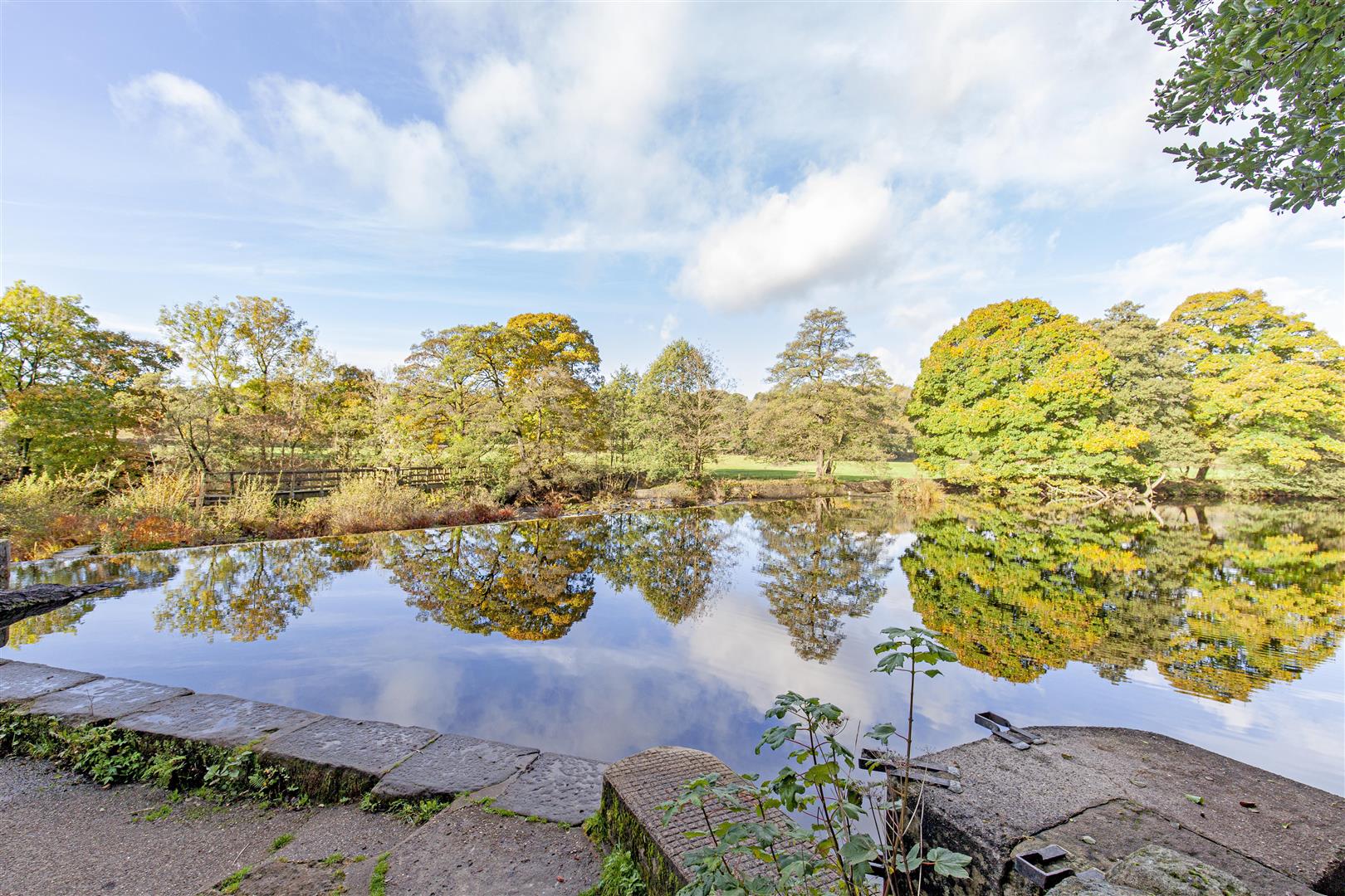 1 Birchinlee Cottage, The Hollow, Bamford, Hope Valley, S33 0AU