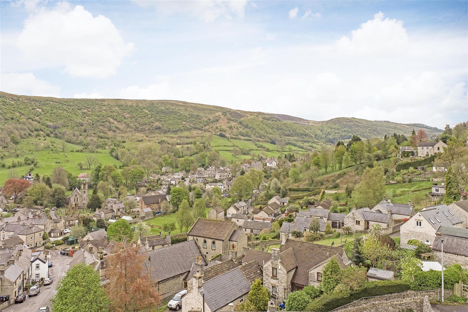 Roslyn, Smithy Hill, Bradwell, Hope Valley, S33 9JR