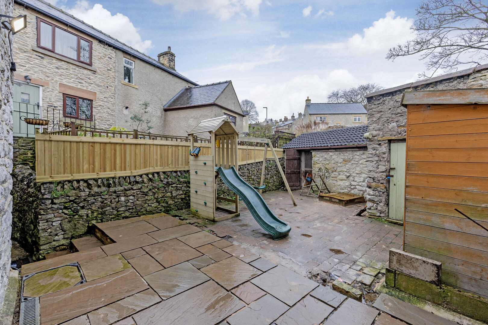Atlanta House, Micklow Lane, Bradwell, Hope Valley, S33 9JH