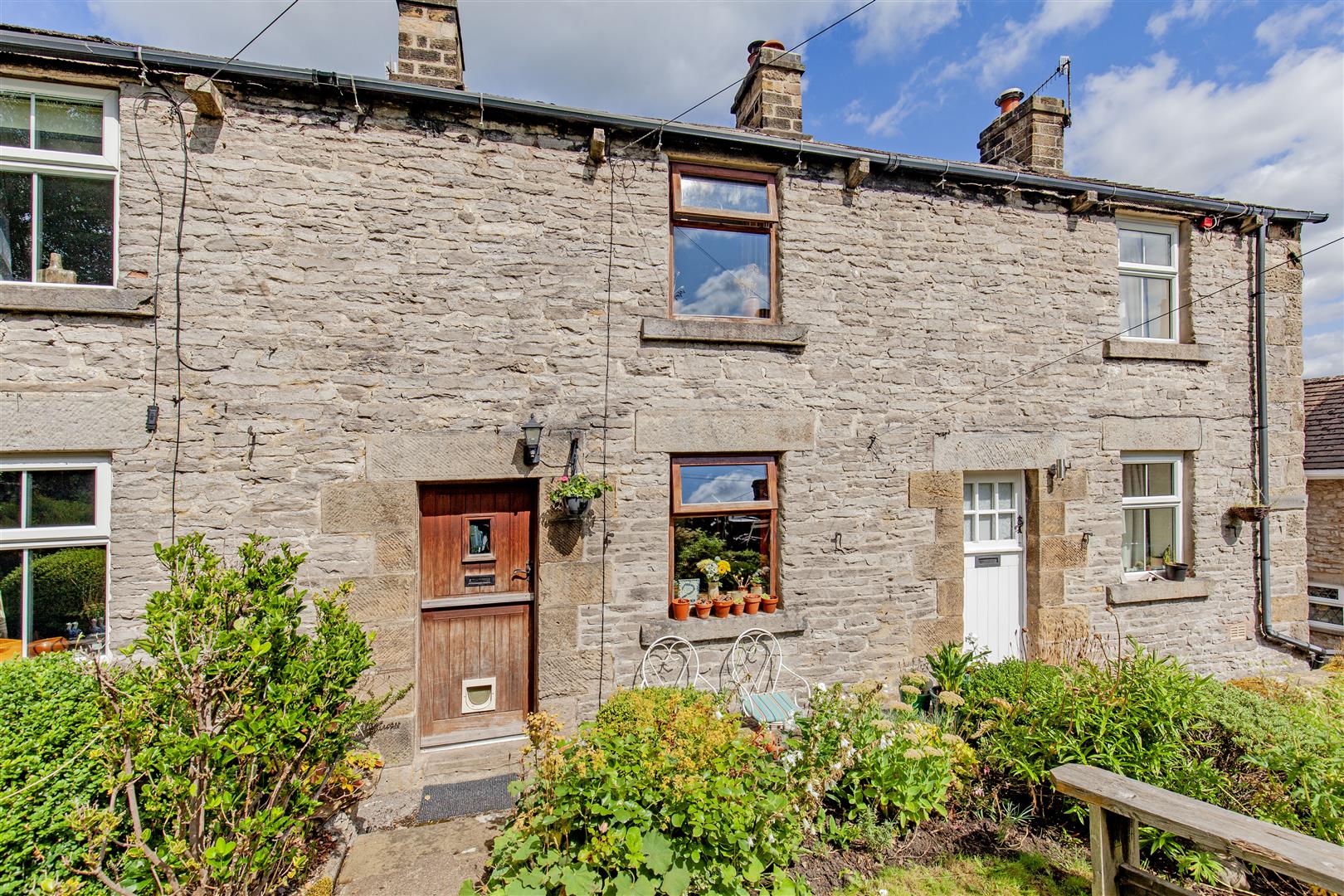 2 Elderbank, Hugh Lane, Bradwell, Hope Valley, S33 9JB