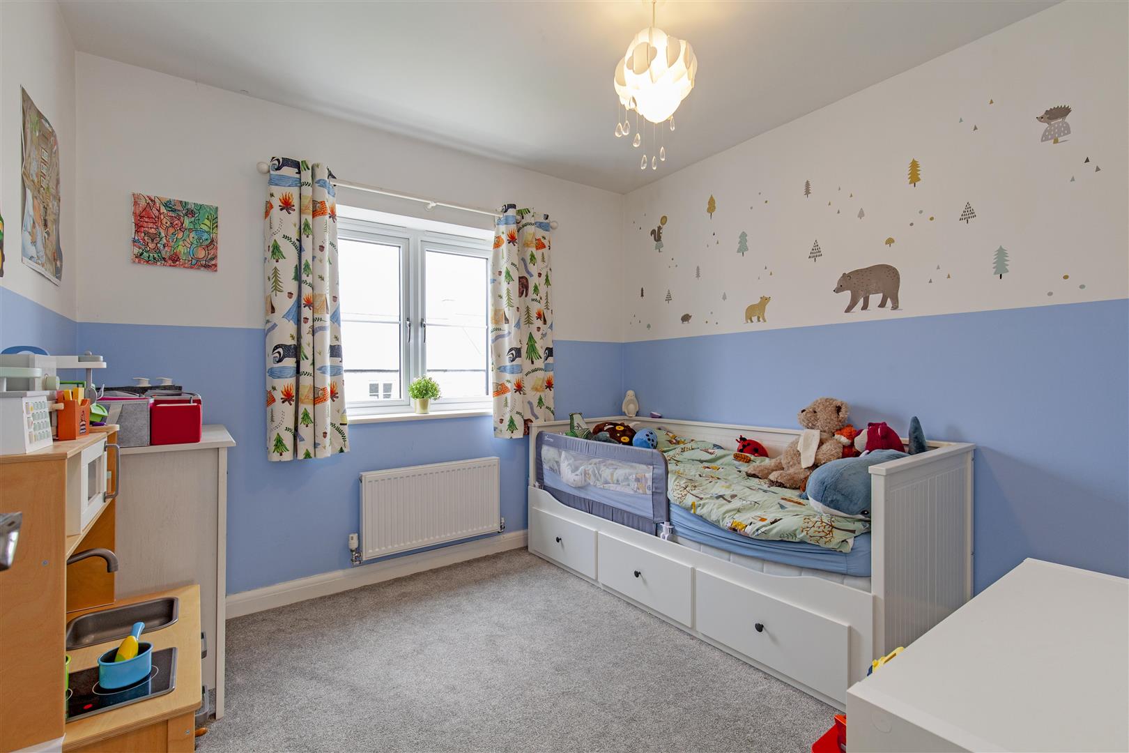 28, Swift Close, Bradwell, Hope valley, S33 9AE