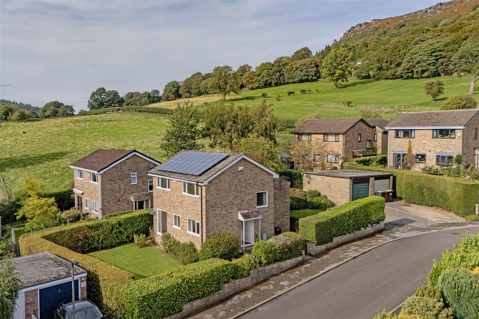 4, Ashopton Drive, Bamford, Hope Valley, S33 0BU