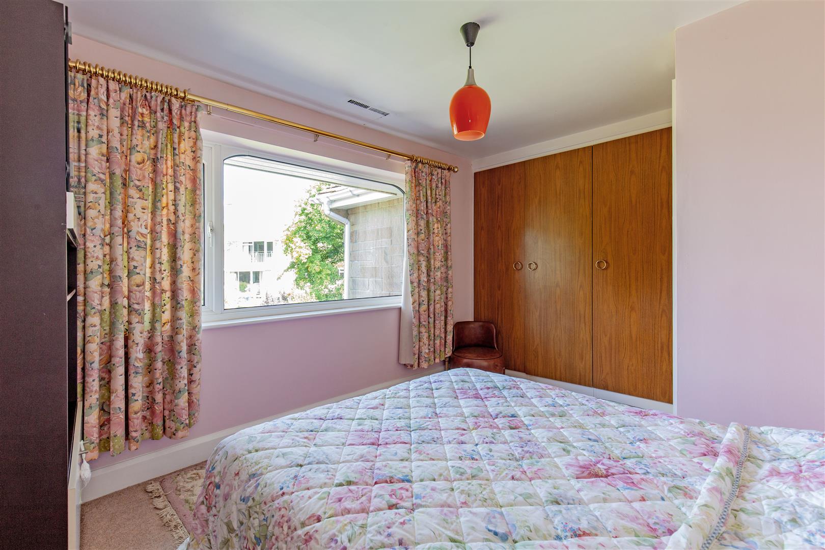 Strebor House, 4 St. Helens Croft, Grindleford, Hope Valley, S32 2JG