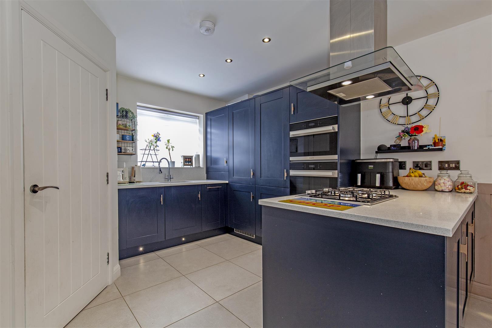 28, Swift Close, Bradwell, Hope valley, S33 9AE