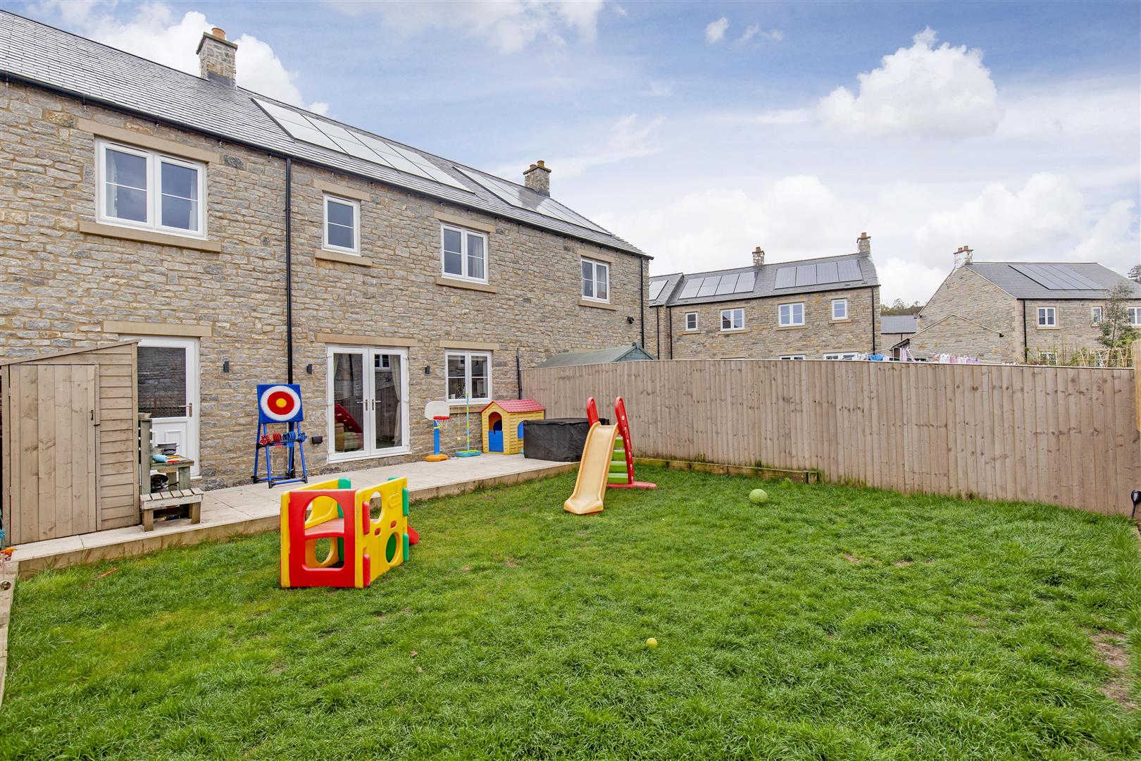 28, Swift Close, Bradwell, Hope valley, S33 9AE