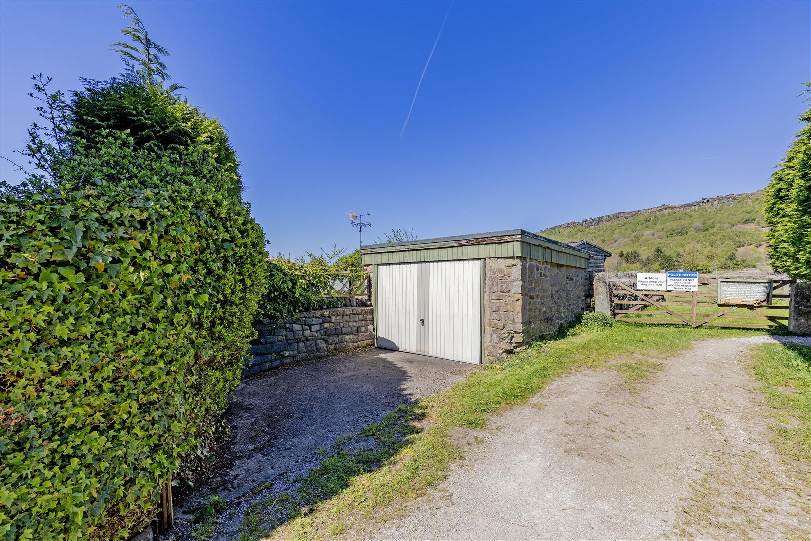 Warren Cottage, The Green, Curbar, Hope Valley, S32 3YH