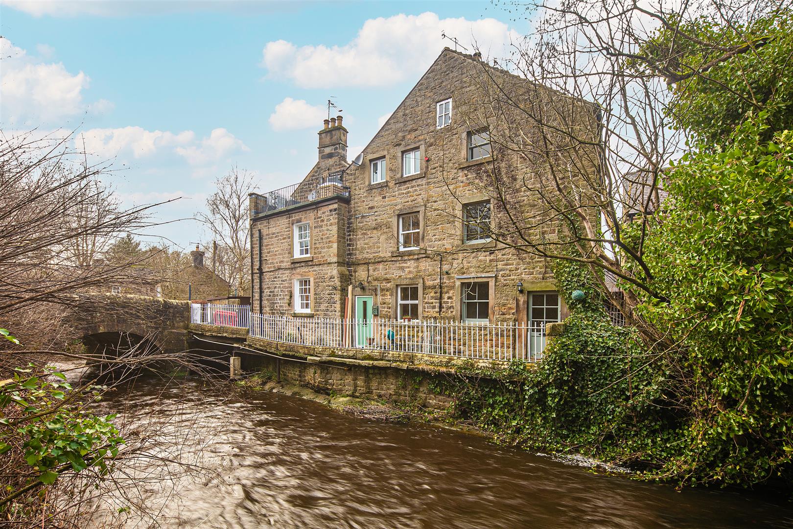 1, Brookside Cottage, Nether End, Baslow, Bakewell, DE45 1SR