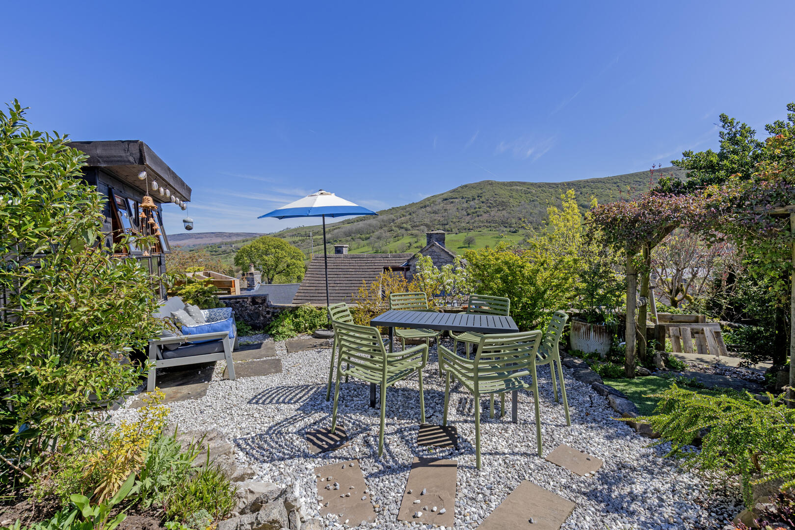 Mountain View, Far Hill, Bradwell, Hope Valley, S33 9HR