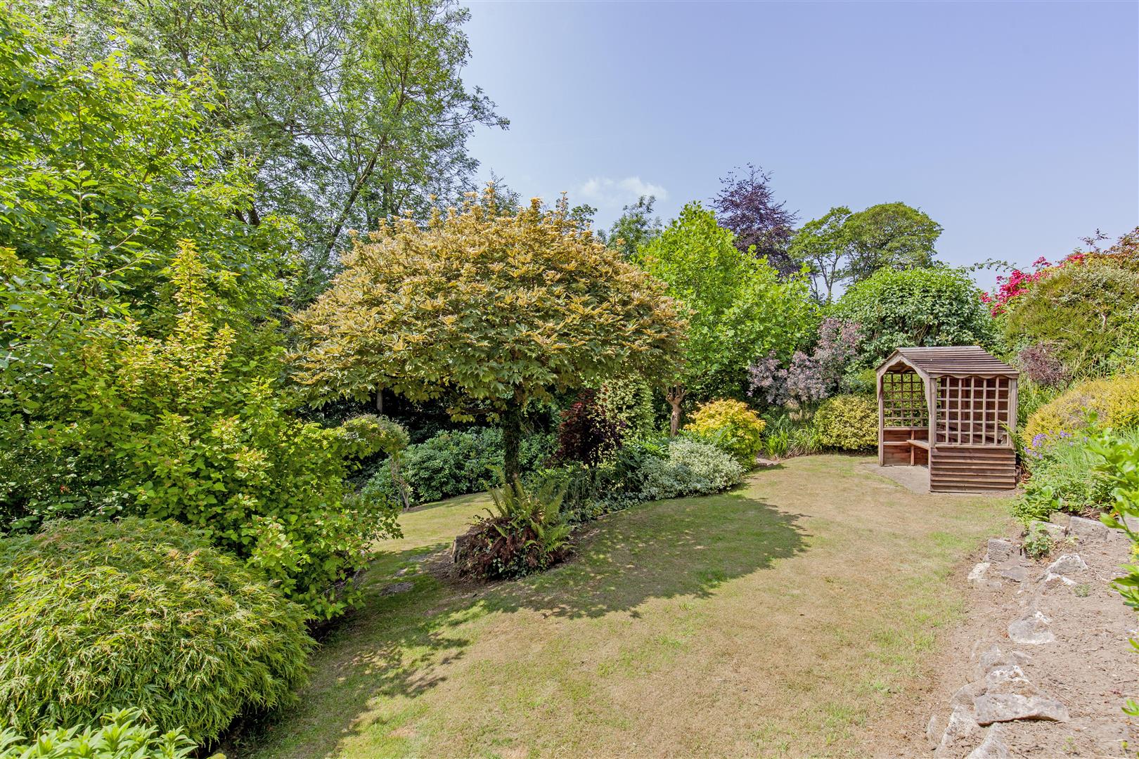 Pax, 5 Derwent Lane, Hathersage, Hope Valley, S32 1AS