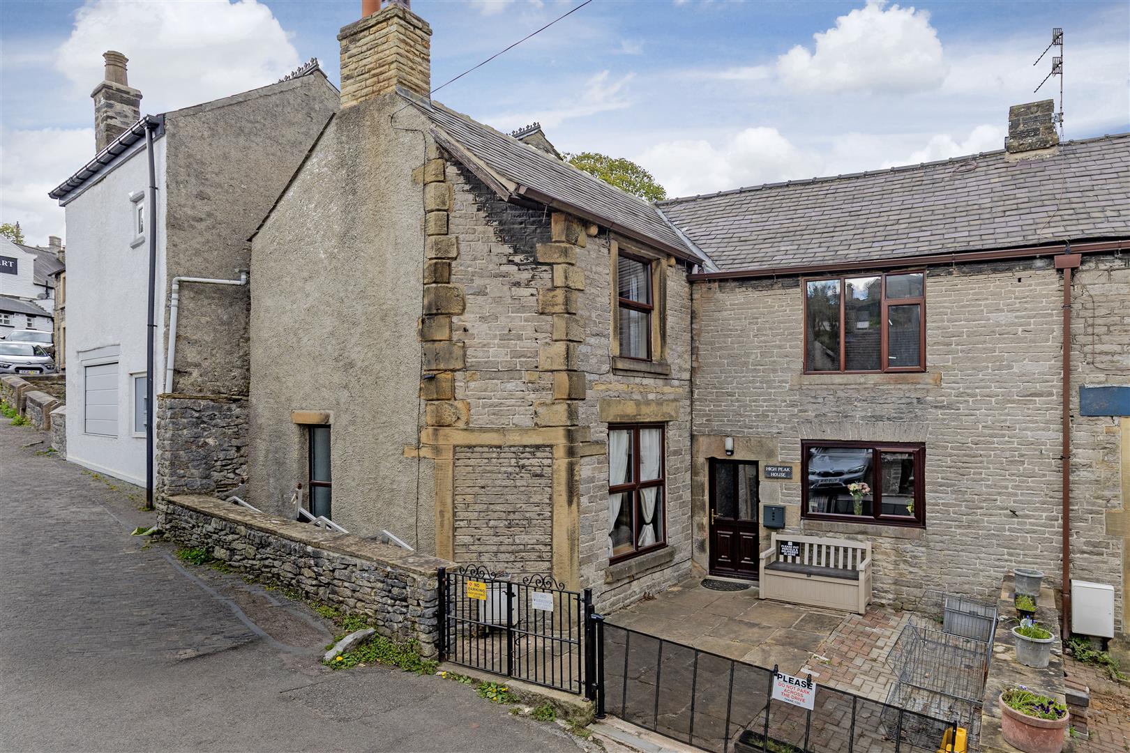 High Peak House, Towngate, Bradwell, Hope Valley, S33 9JX