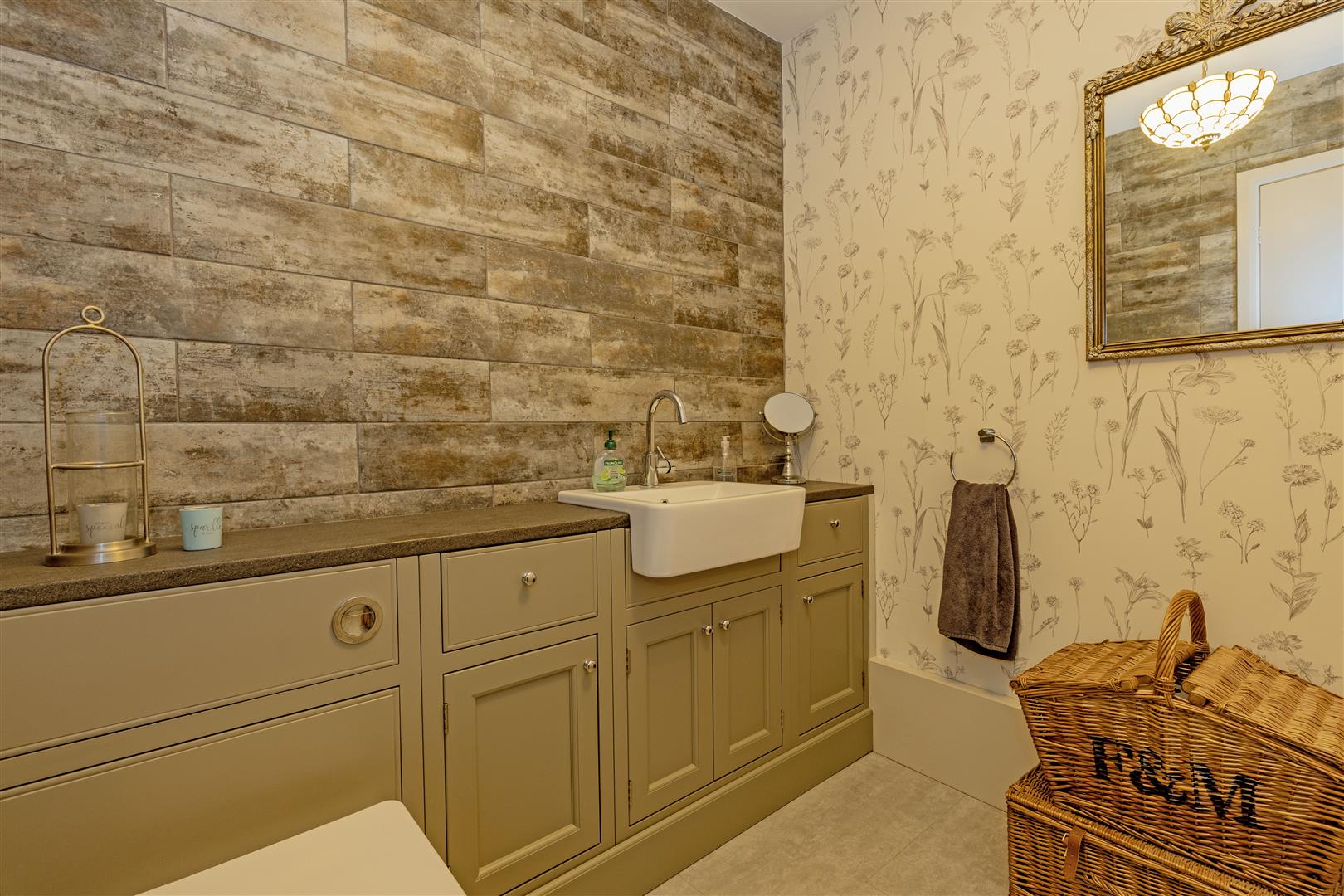 Elgin House, Carr Lane, Thornhill, Bamford, Derbyshire, S33 0AJ