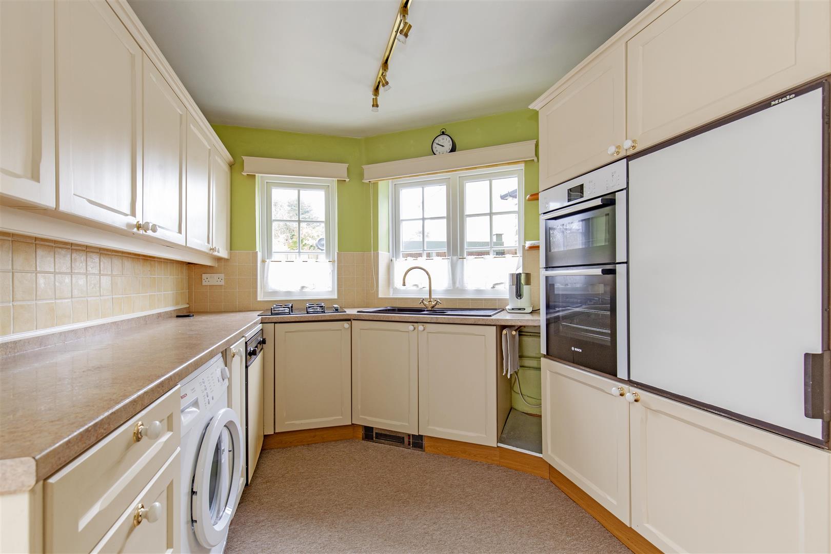 58, New Road, Holymoorside, Chesterfield, S42 7EN