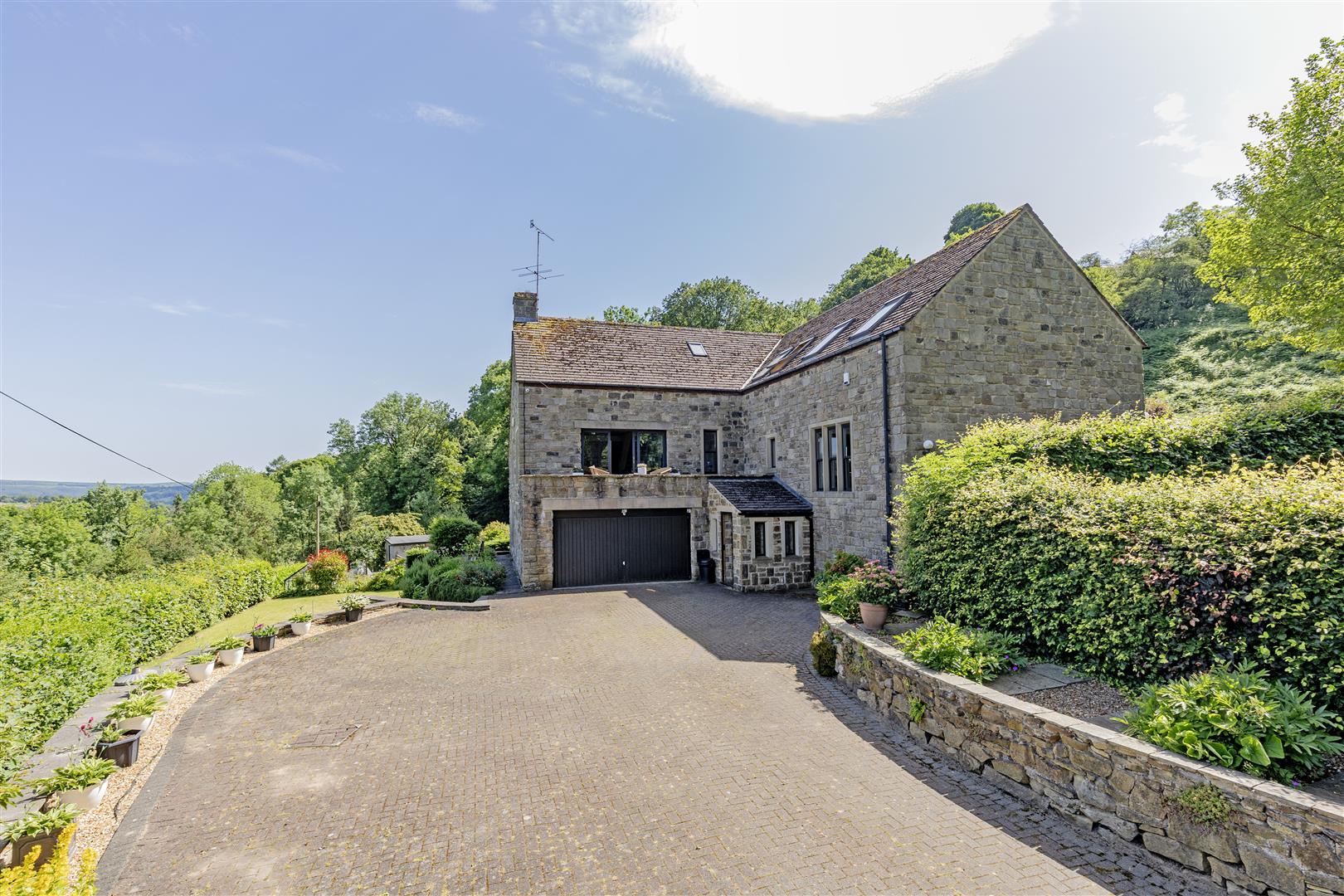 Elgin House, Carr Lane, Thornhill, Bamford, Derbyshire, S33 0AJ