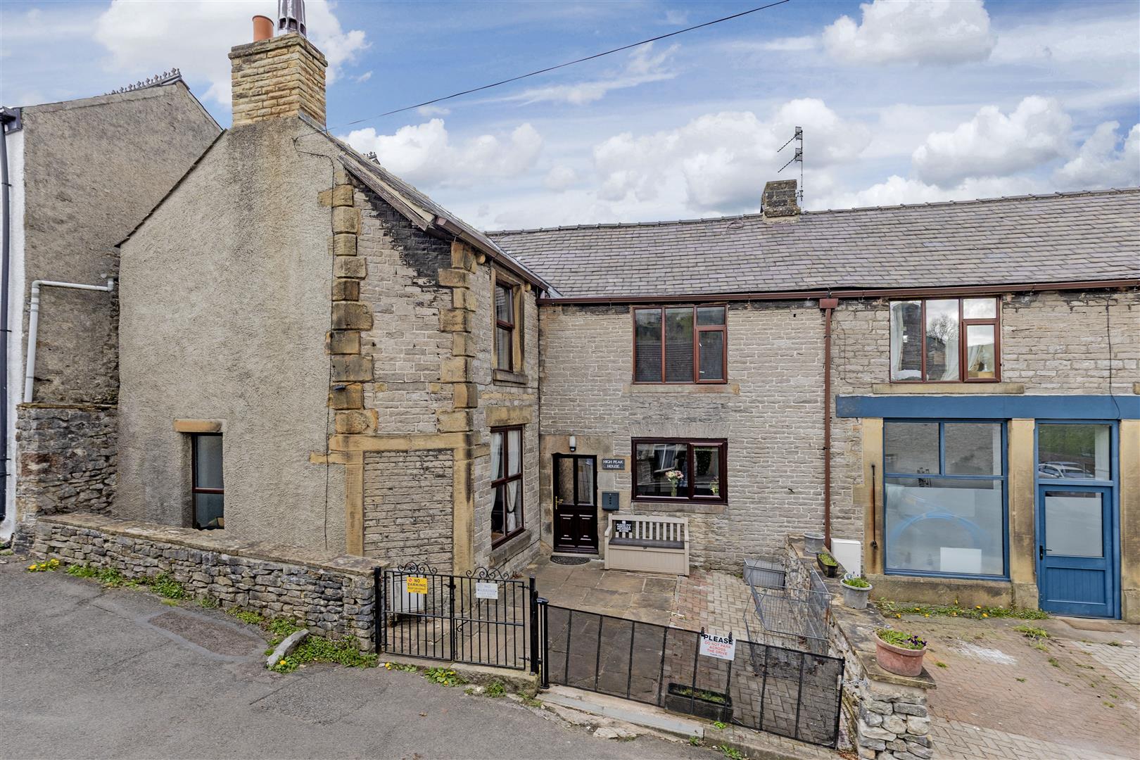 High Peak House, Towngate, Bradwell, Hope Valley, S33 9JX