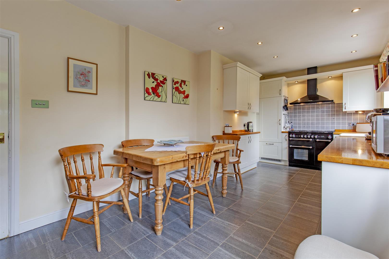 16, Lowside Close, Calver, Hope Valley, Derbyshire, S32 3WZ