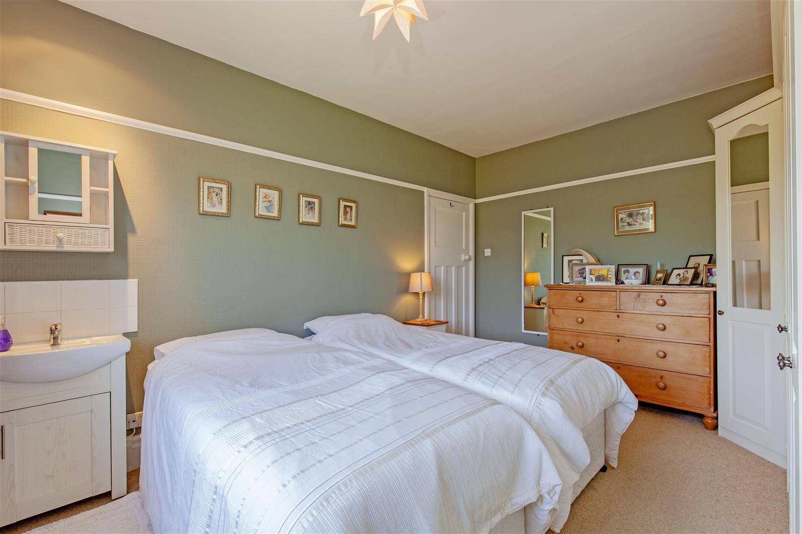 Montrose, Ashford Road, Bakewell, DE45 1GL