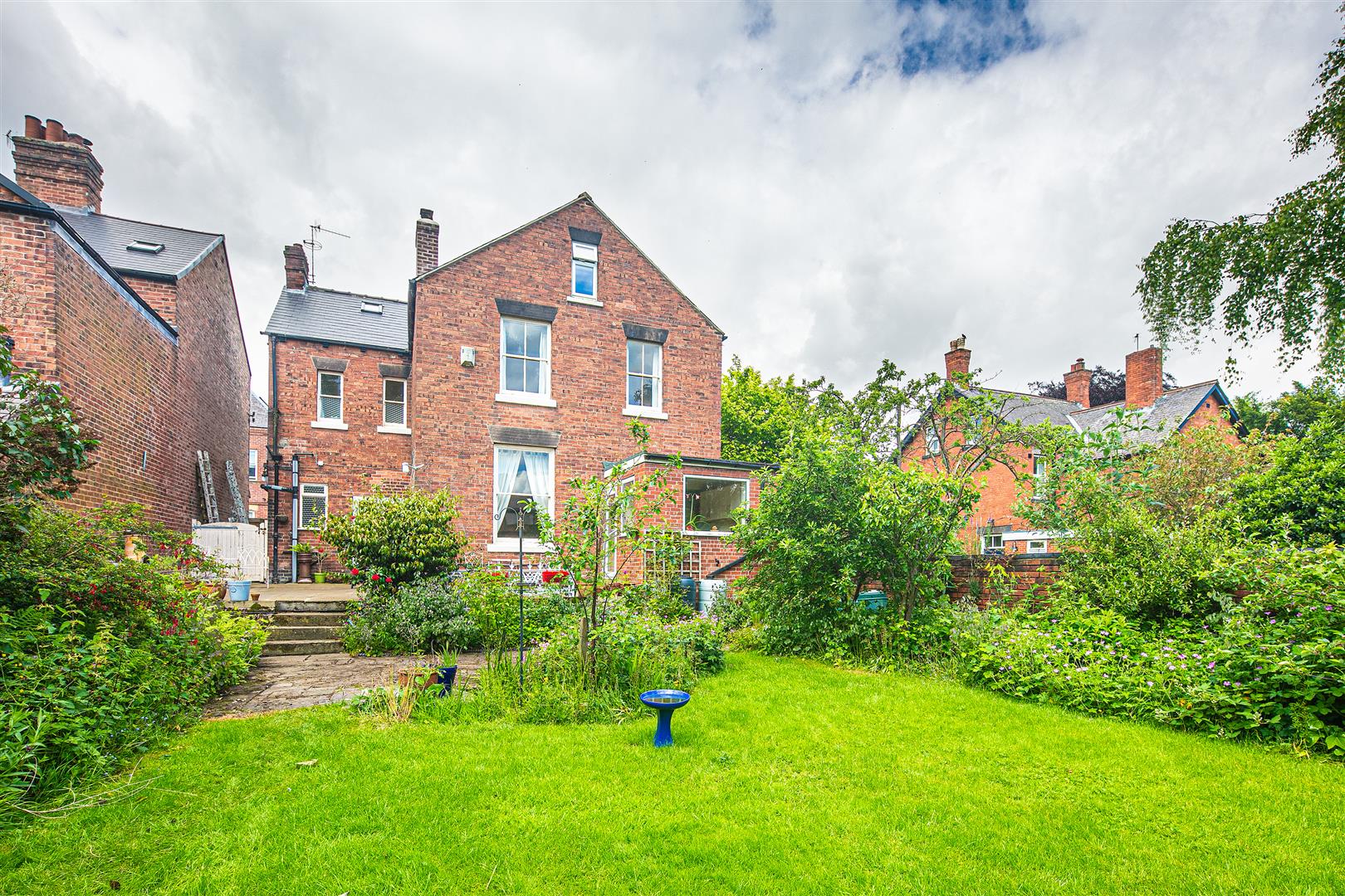 16, Avondale Road, Chesterfield, S40 4TF