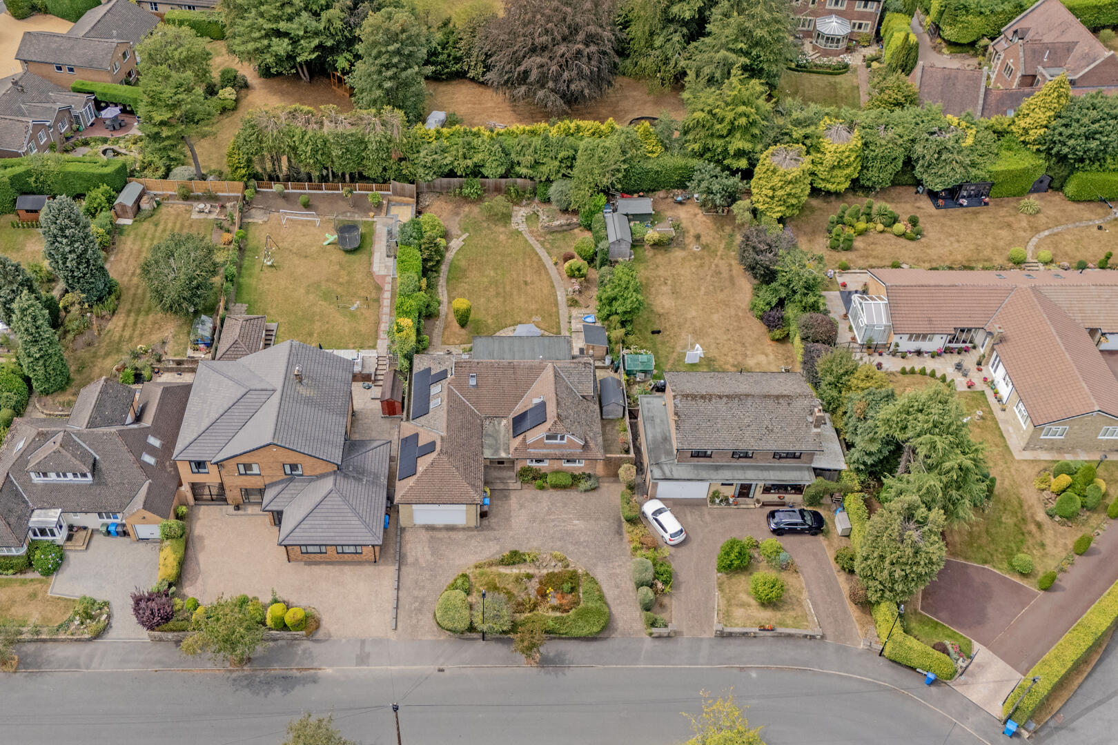 8, Gilleyfield Avenue, Dore, Sheffield, S17 3NS