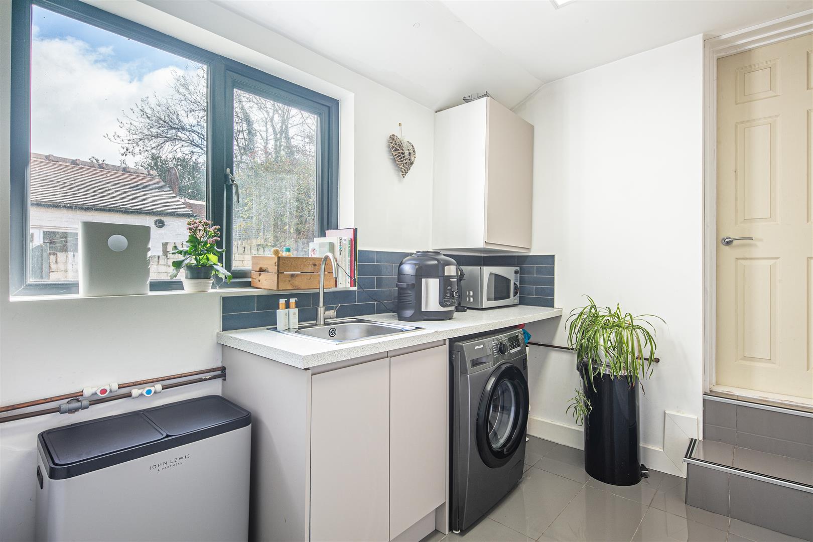 733, Ecclesall Road, Sheffield, S11 8TG