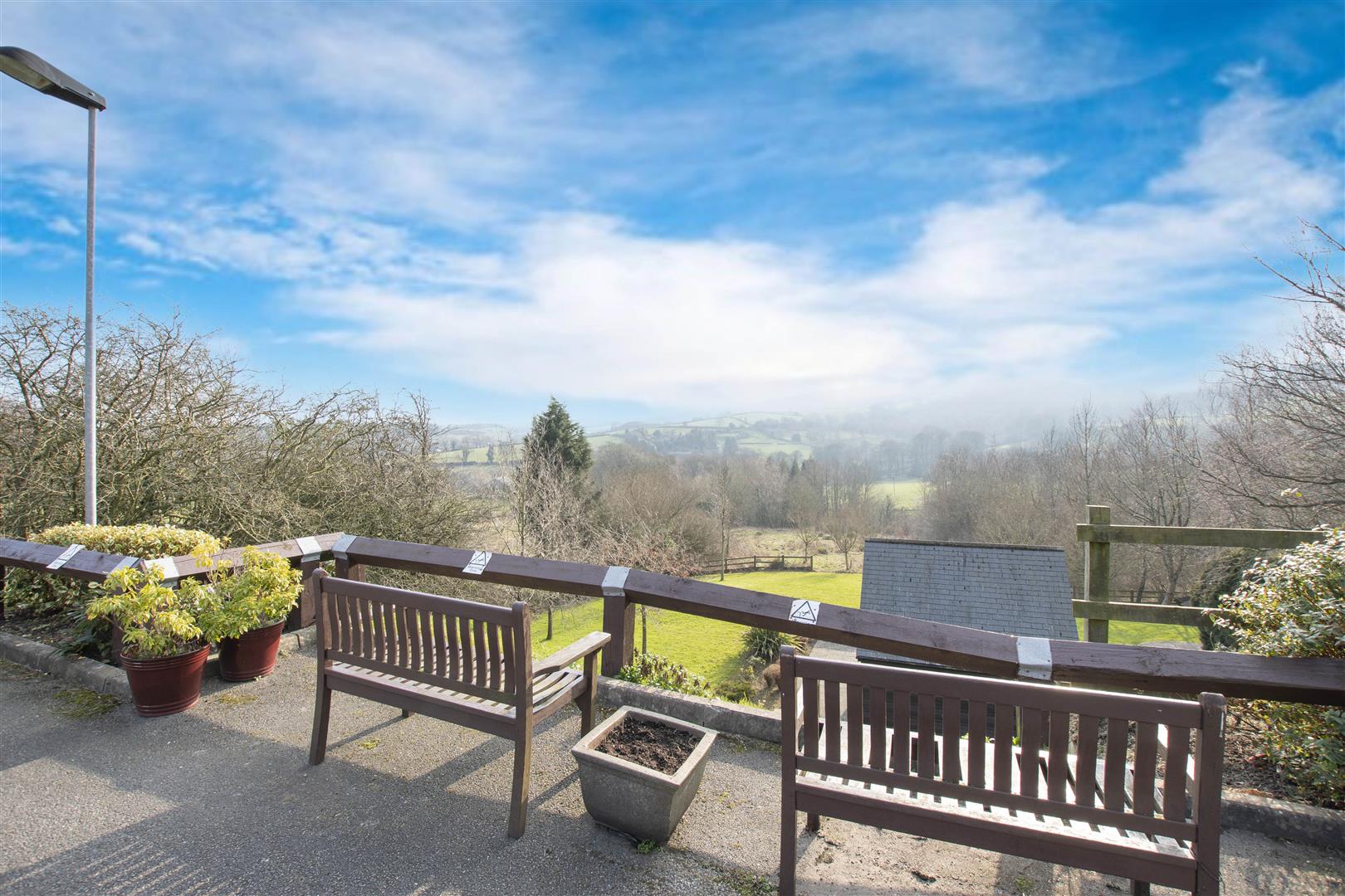 Fairthorn Retirement Apartments, Apt 22 Fairthorn,, Dore, Sheffield, S17 3AJ