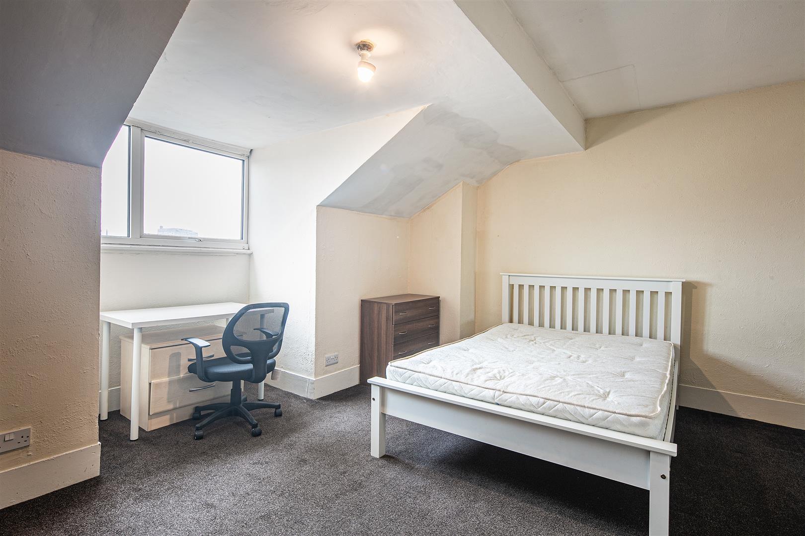 18, Westbrook Bank, Sheffield, S11 8YJ