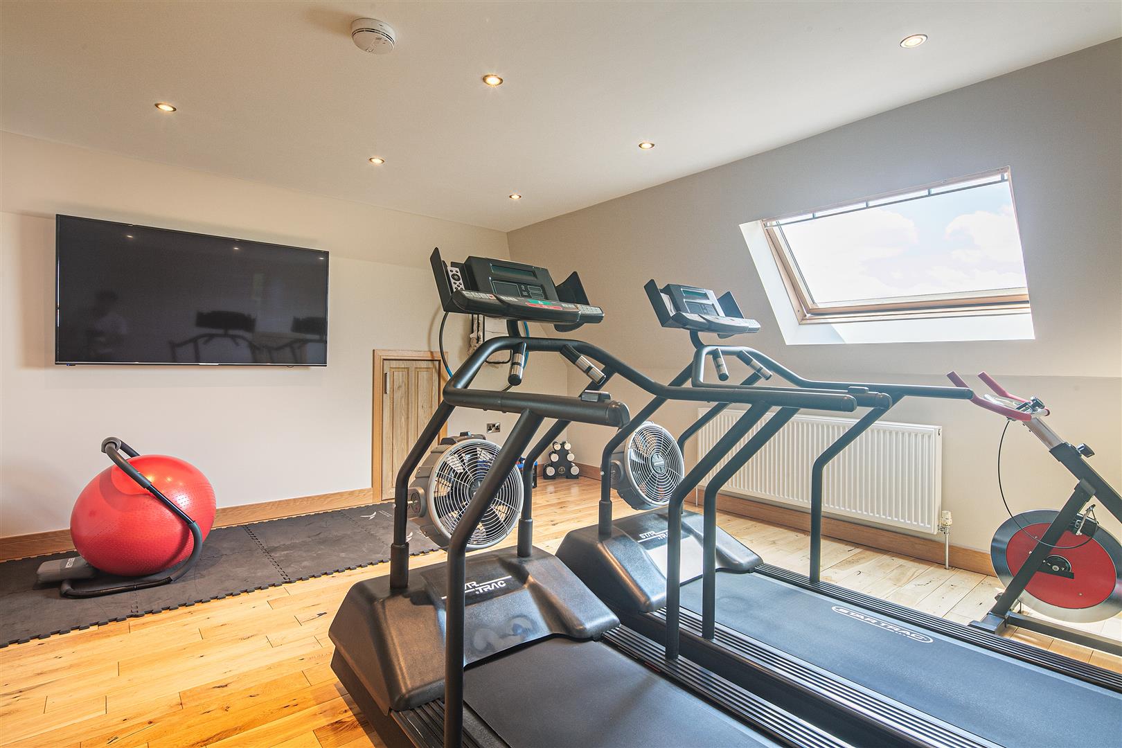 Rock Mount, Lindrick Dale, Lindrick, Nr Sheffield, S81 8BB