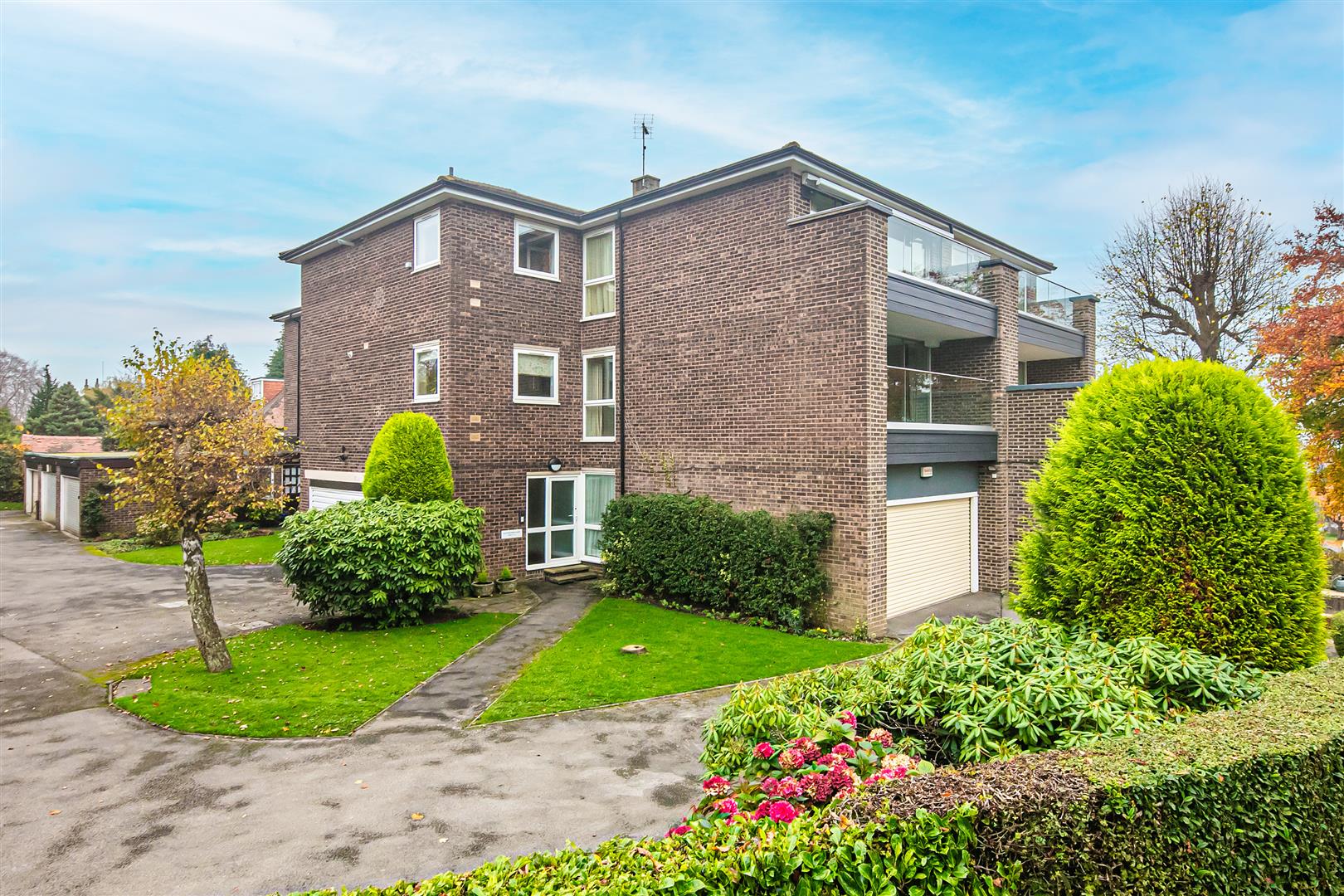 5 Southbourne Court, Drury Lane, Dore, Sheffield, S17 3GG