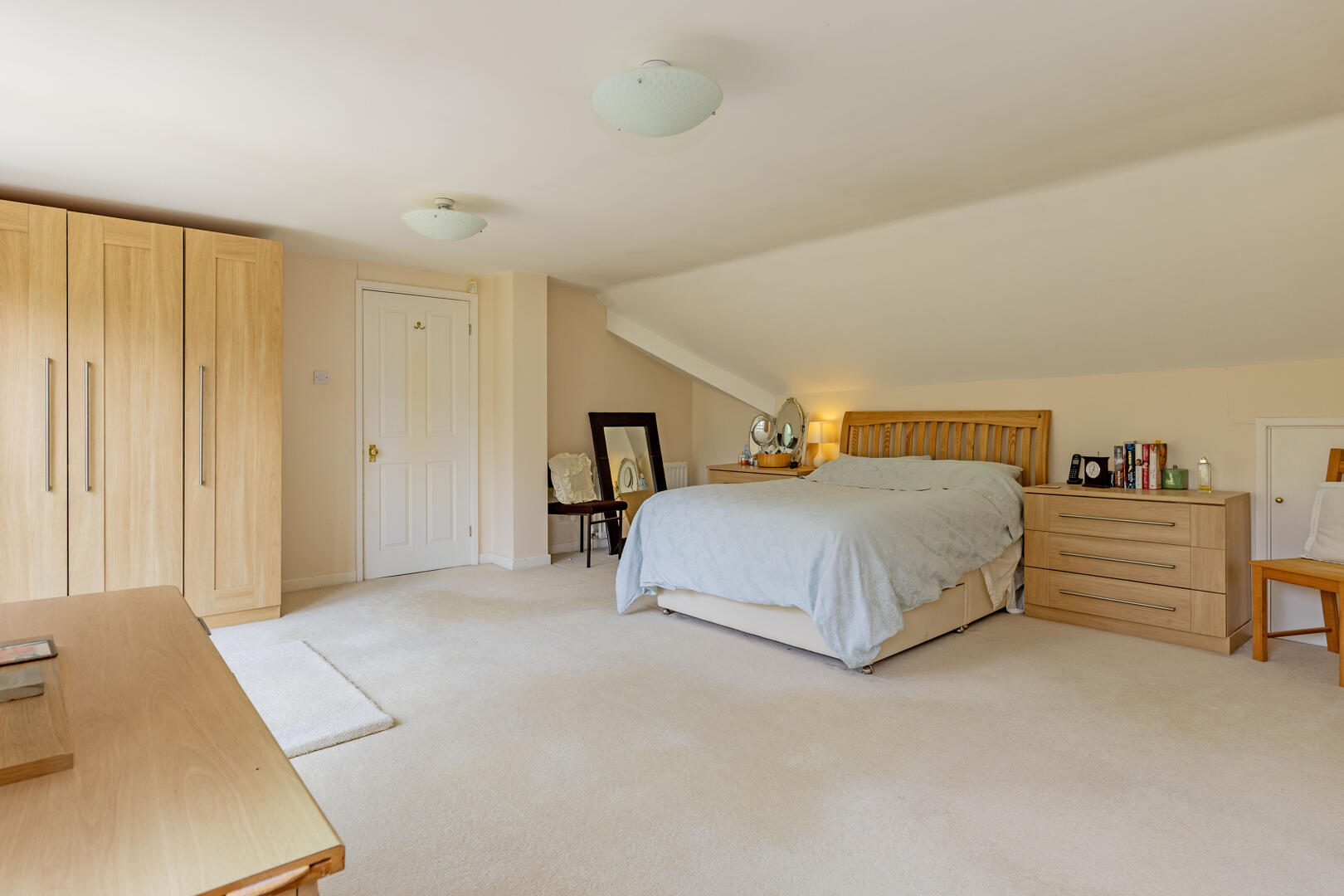 8, Gilleyfield Avenue, Dore, Sheffield, S17 3NS