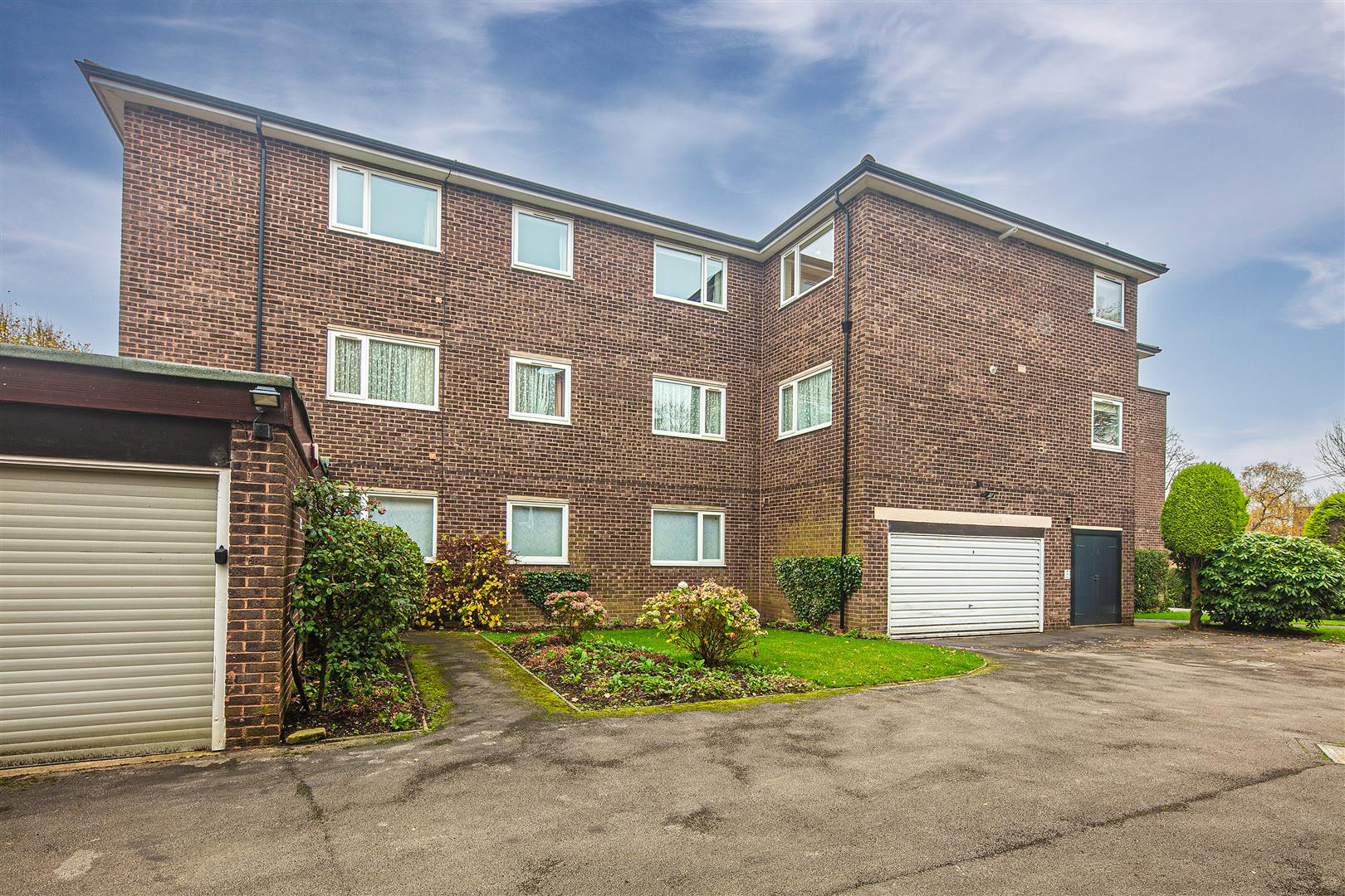 5 Southbourne Court, Drury Lane, Dore, Sheffield, S17 3GG