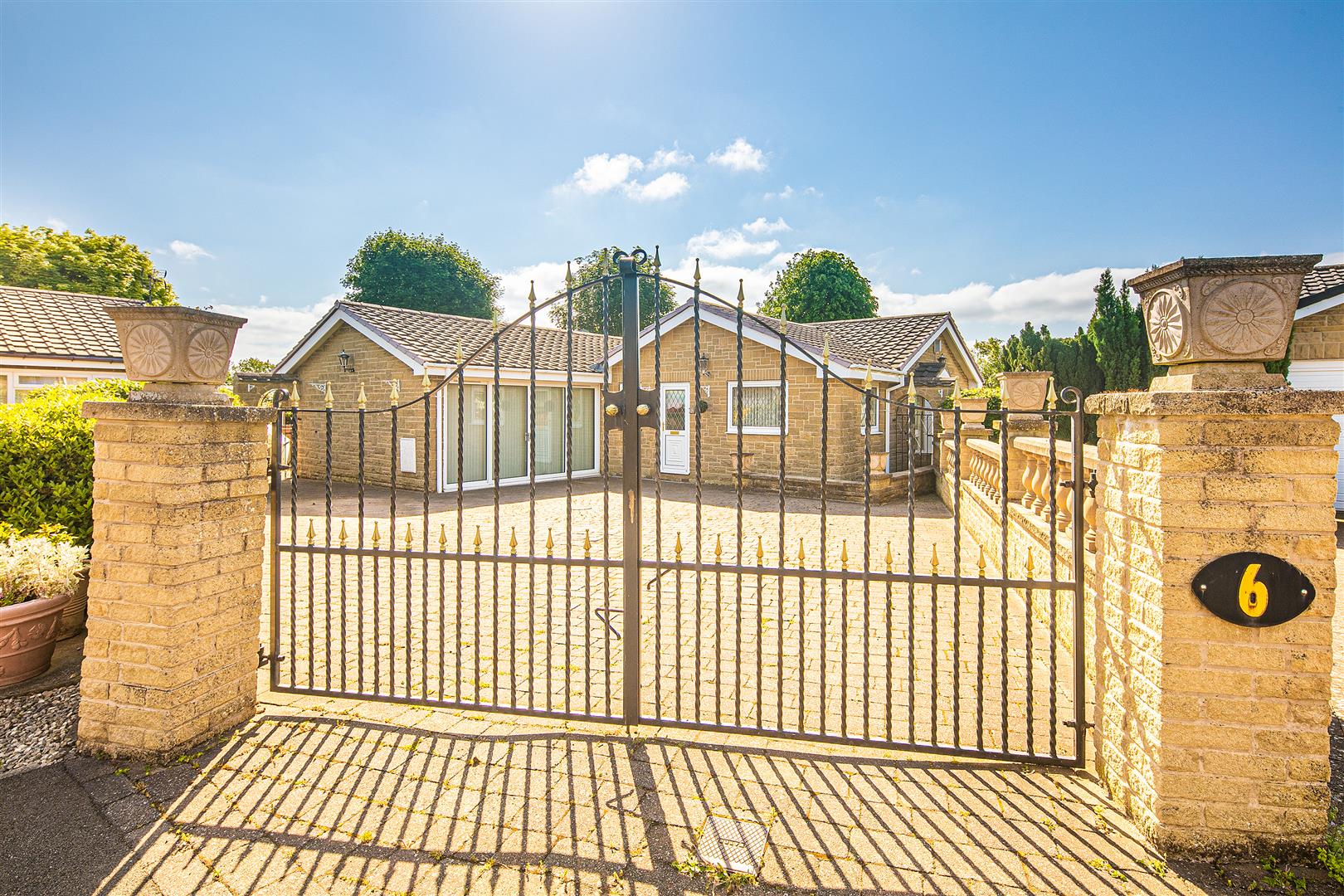 6, Middlefield Croft, Dore, Sheffield, S17 3AS