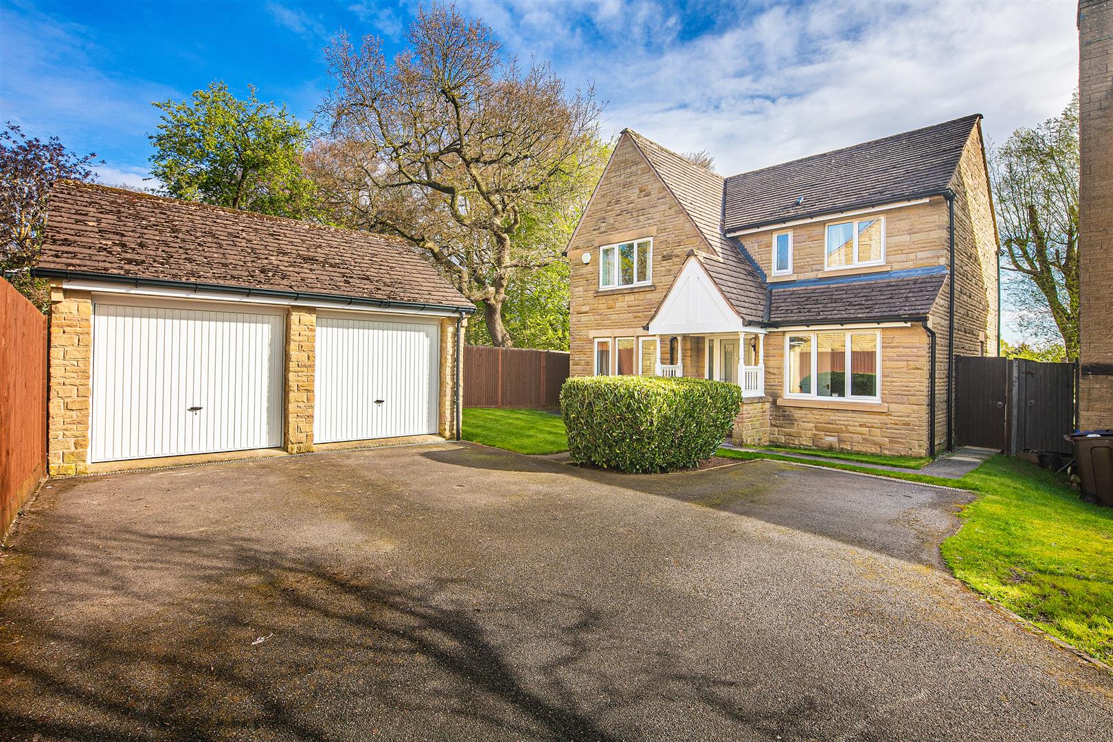 28, Totley Hall Drive, Sheffield, S17 4BB
