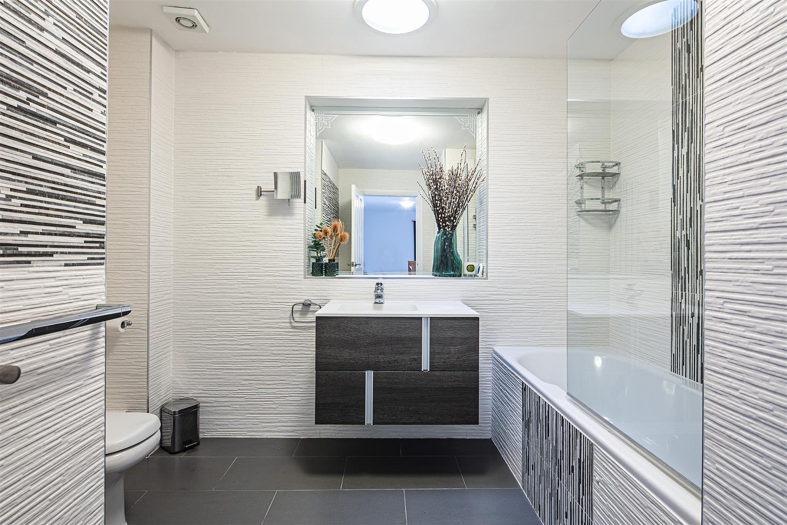 12, Blacka Moor View, Dore, Sheffield, S17 3GZ