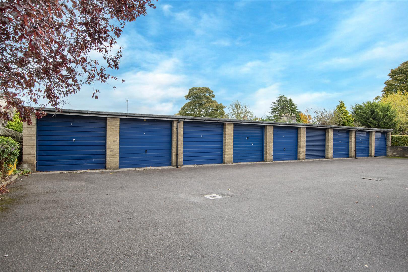 5, Rushleigh Court, Dore Road, Dore, Sheffield, S17 3HB