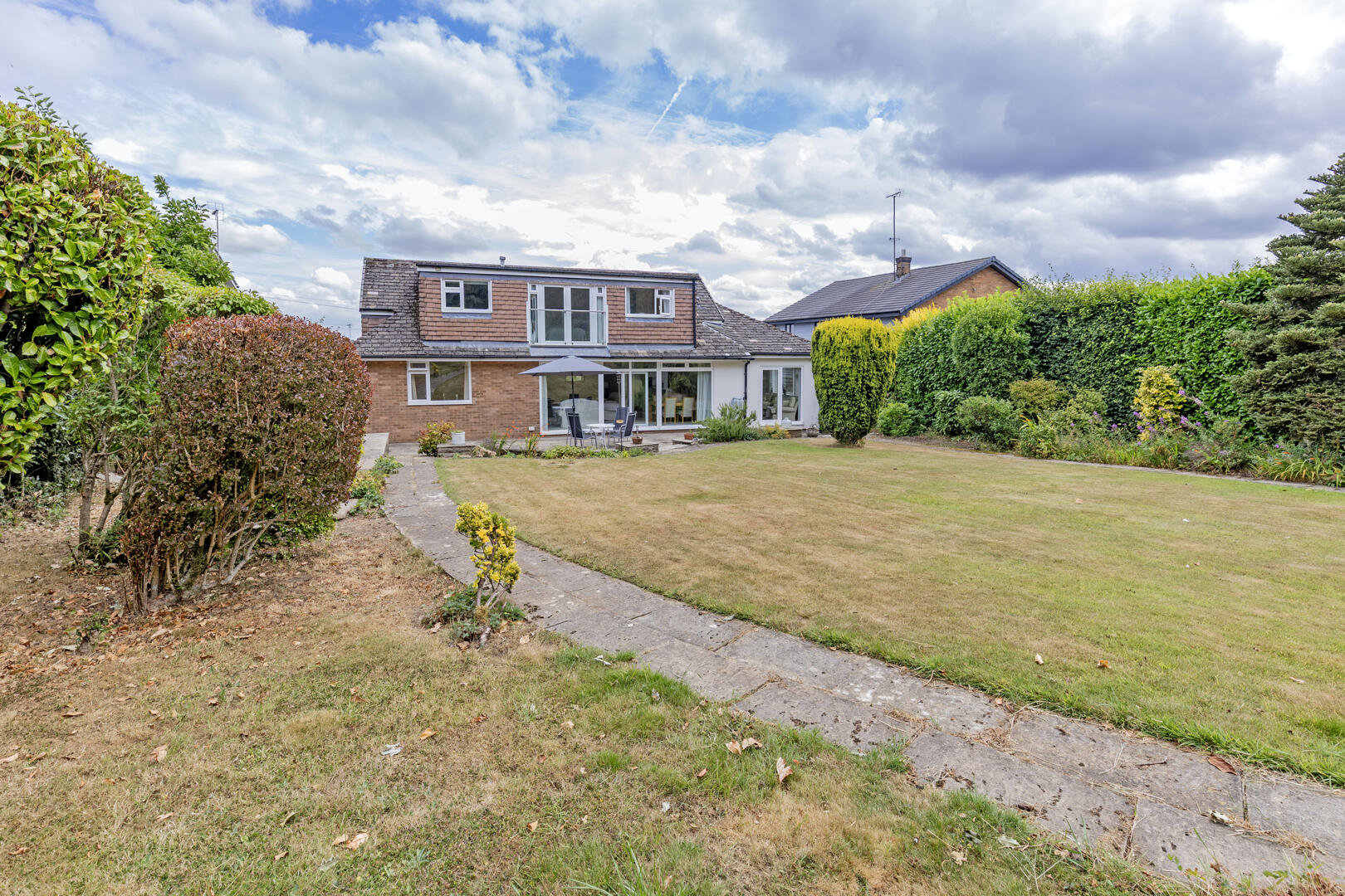 8, Gilleyfield Avenue, Dore, Sheffield, S17 3NS