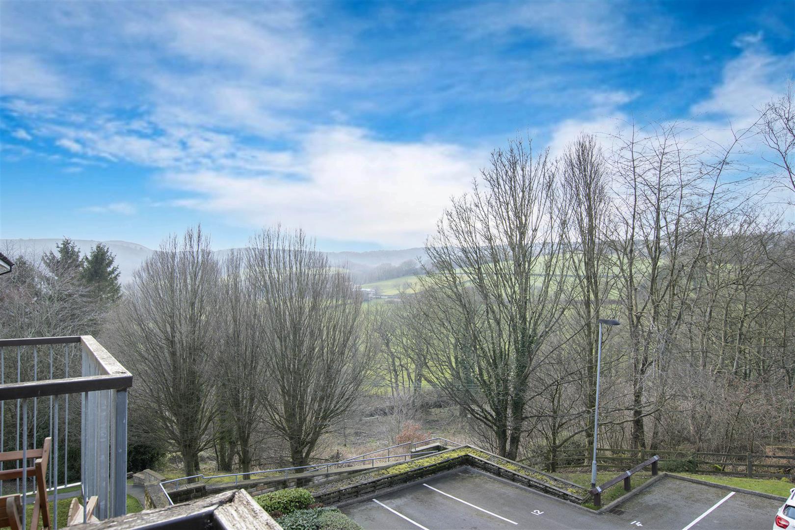 Fairthorn Retirement Apartments, Apt 22 Fairthorn,, Dore, Sheffield, S17 3AJ