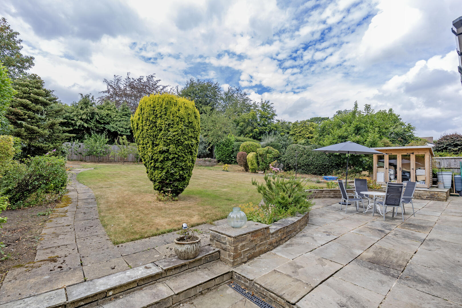 8, Gilleyfield Avenue, Dore, Sheffield, S17 3NS