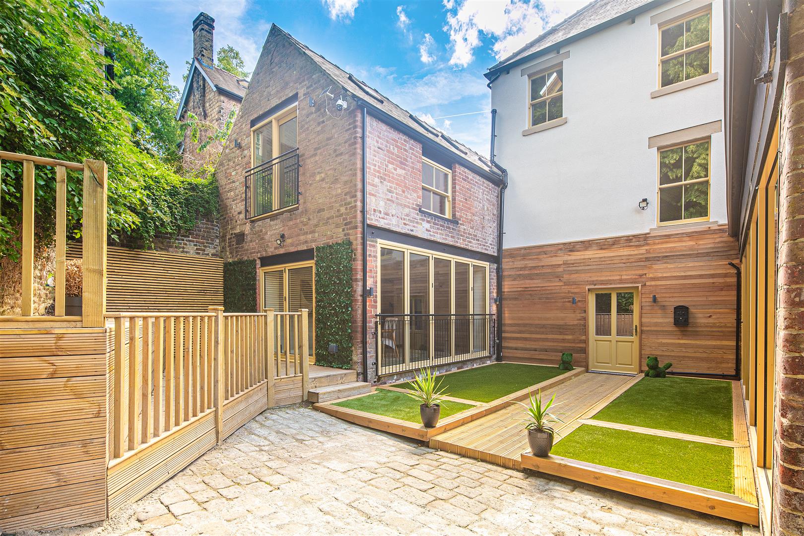 8, Sandbeck Place, Sheffield, S11 8XP